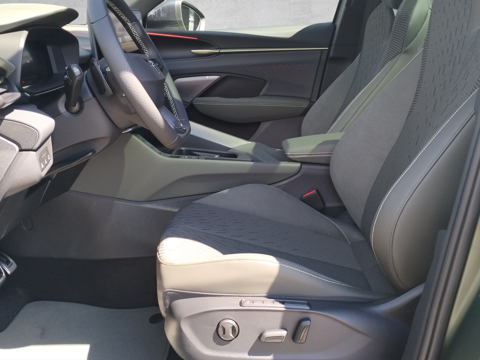 CUPRA Terramar 2.0 TSI DSG Prime Edition VZ 4Drive-image-4