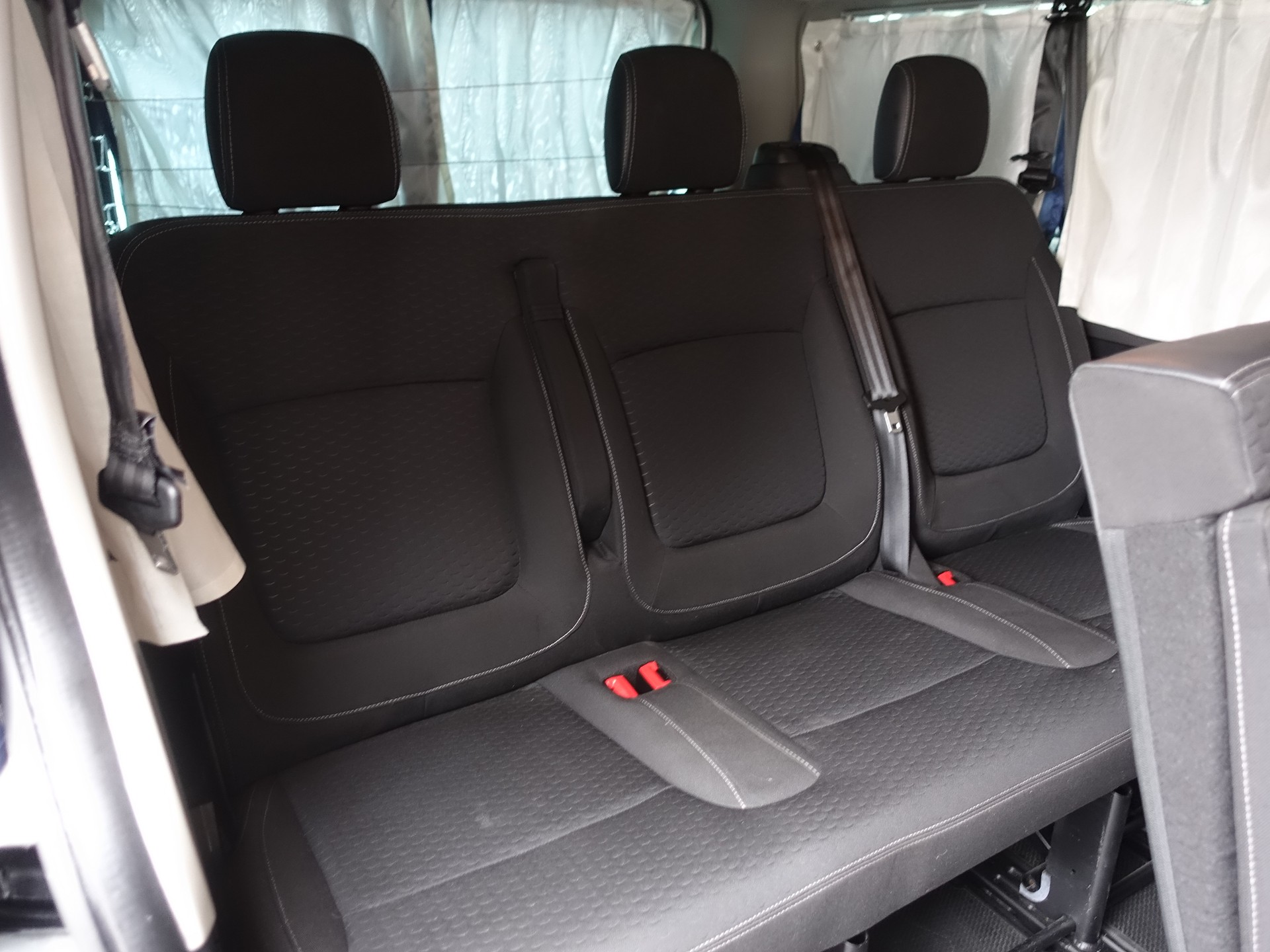 OPEL Vivaro 1.6 CDTI Combi+ 2.9t L2H1-image-15