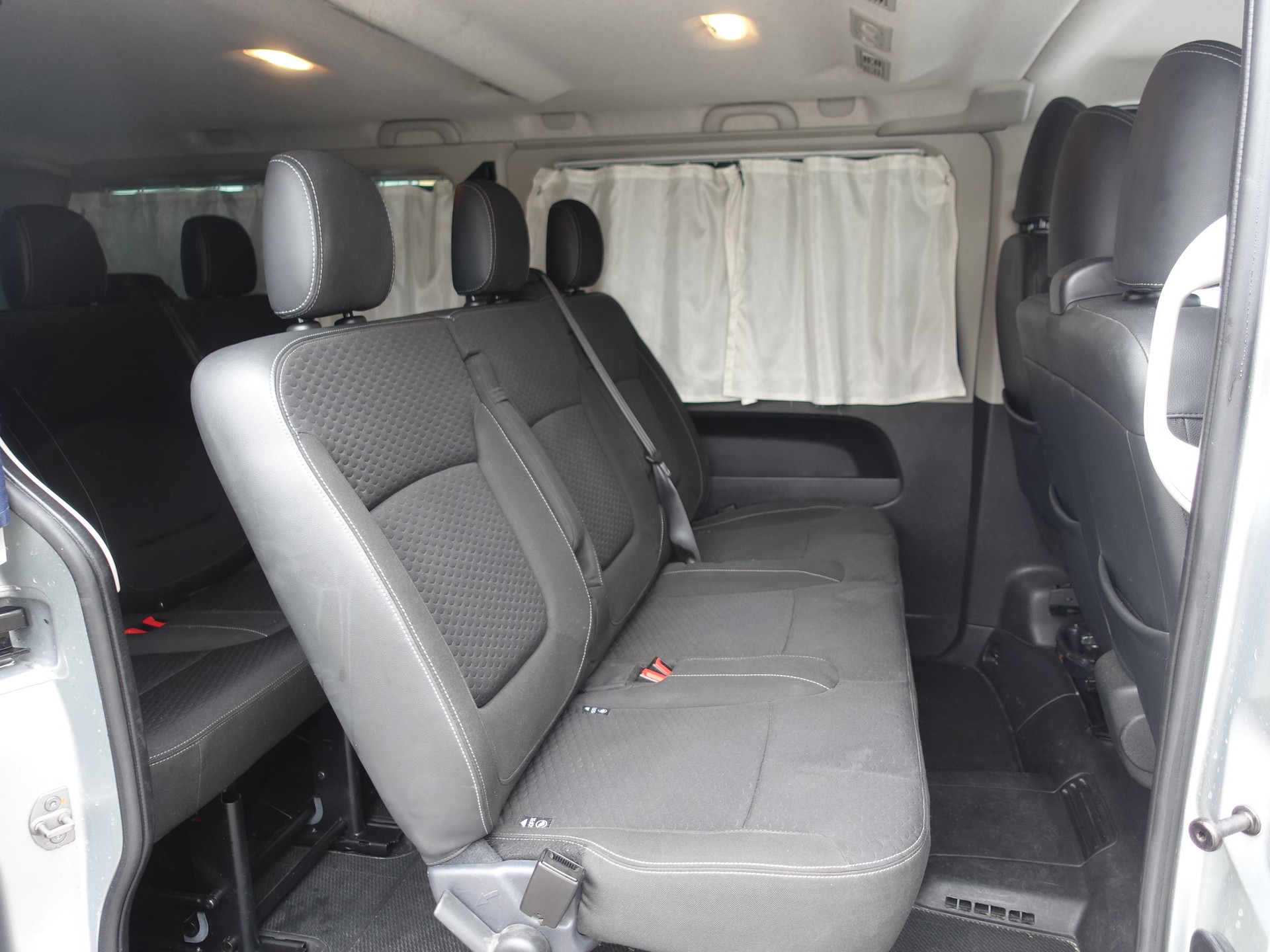 OPEL Vivaro 1.6 CDTI Combi+ 2.9t L2H1-image-14