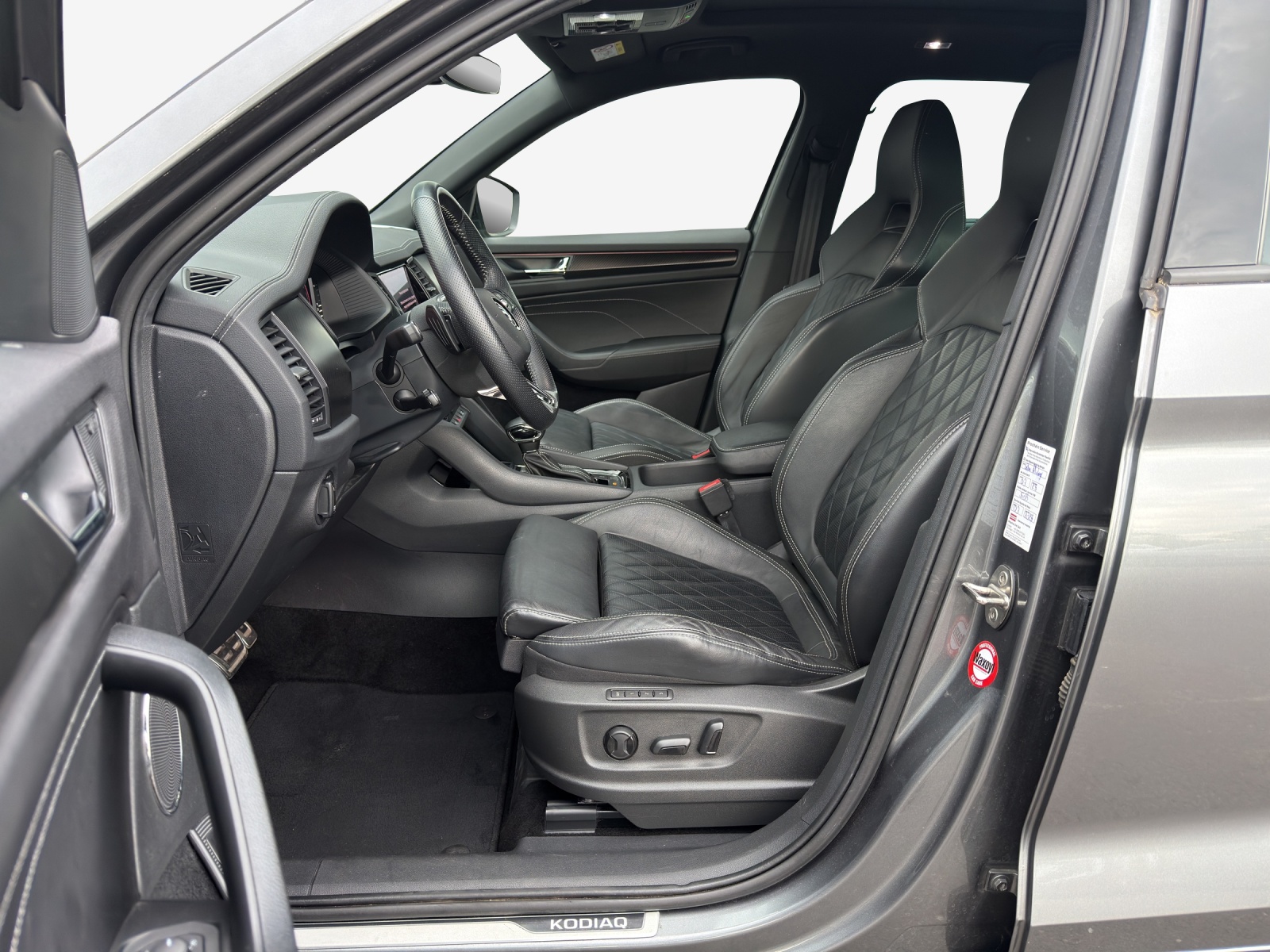 SKODA Kodiaq 2.0 TSI 4x4 SportLine-image-7