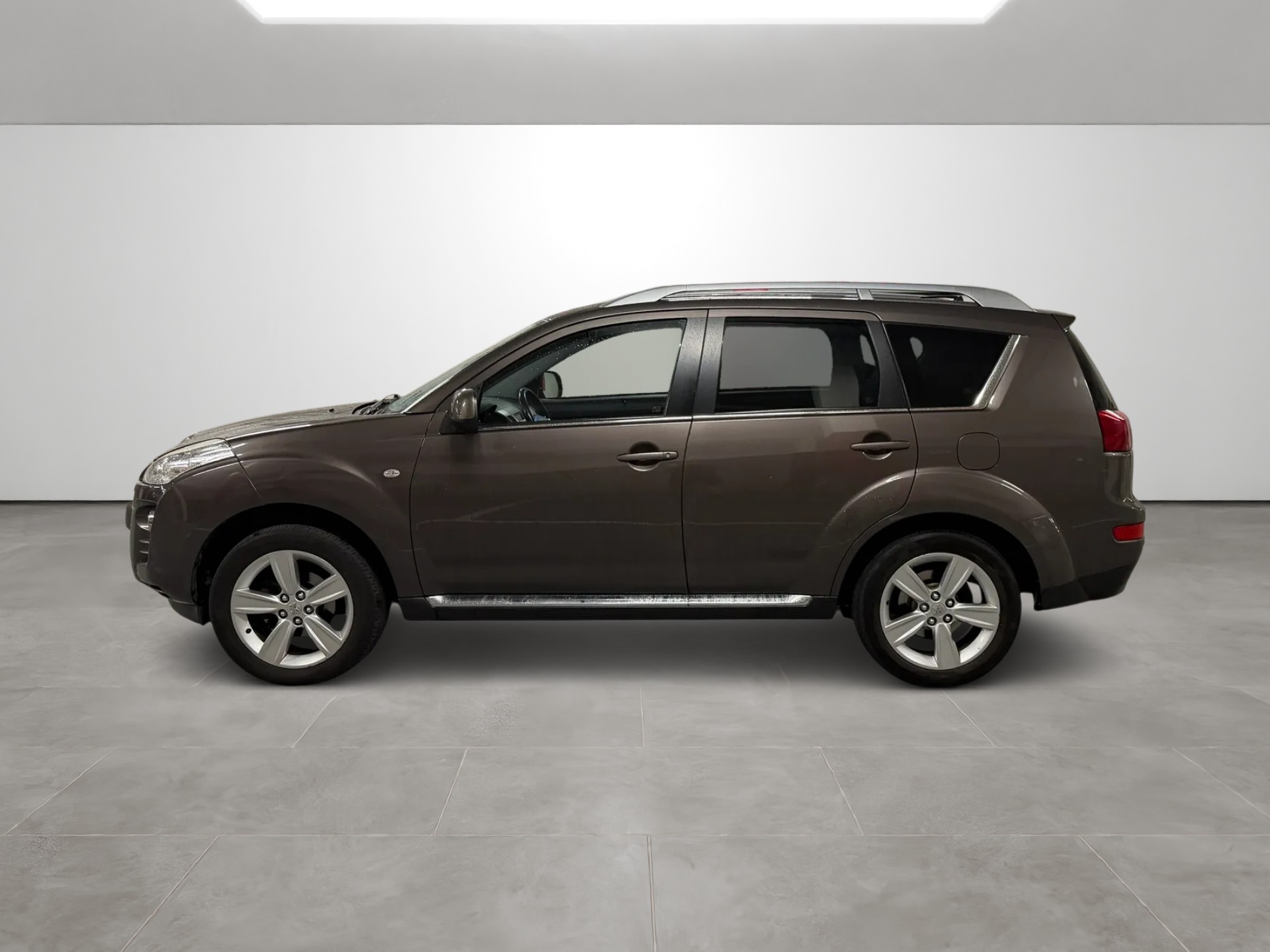 PEUGEOT 4007 2.2 HDi Lion Edition DCS6-image-6