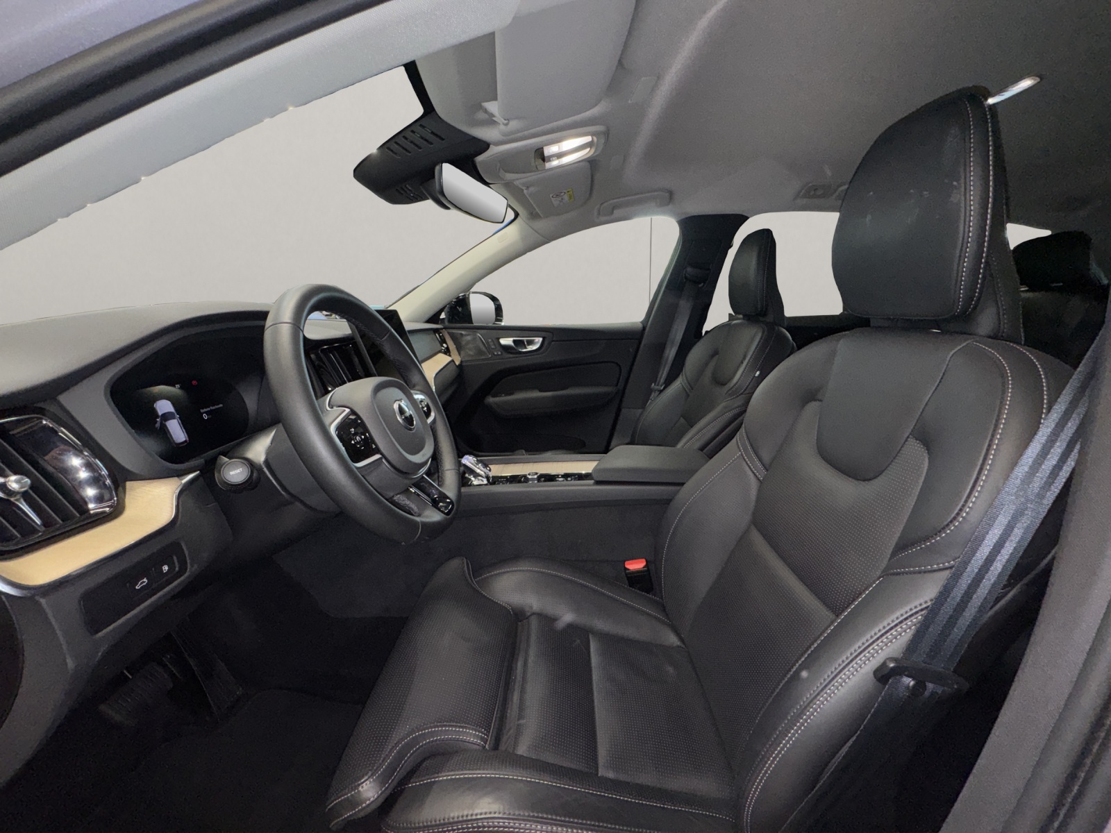 VOLVO XC60 2.0 T6 TE Plus Dark eAWD-image-8