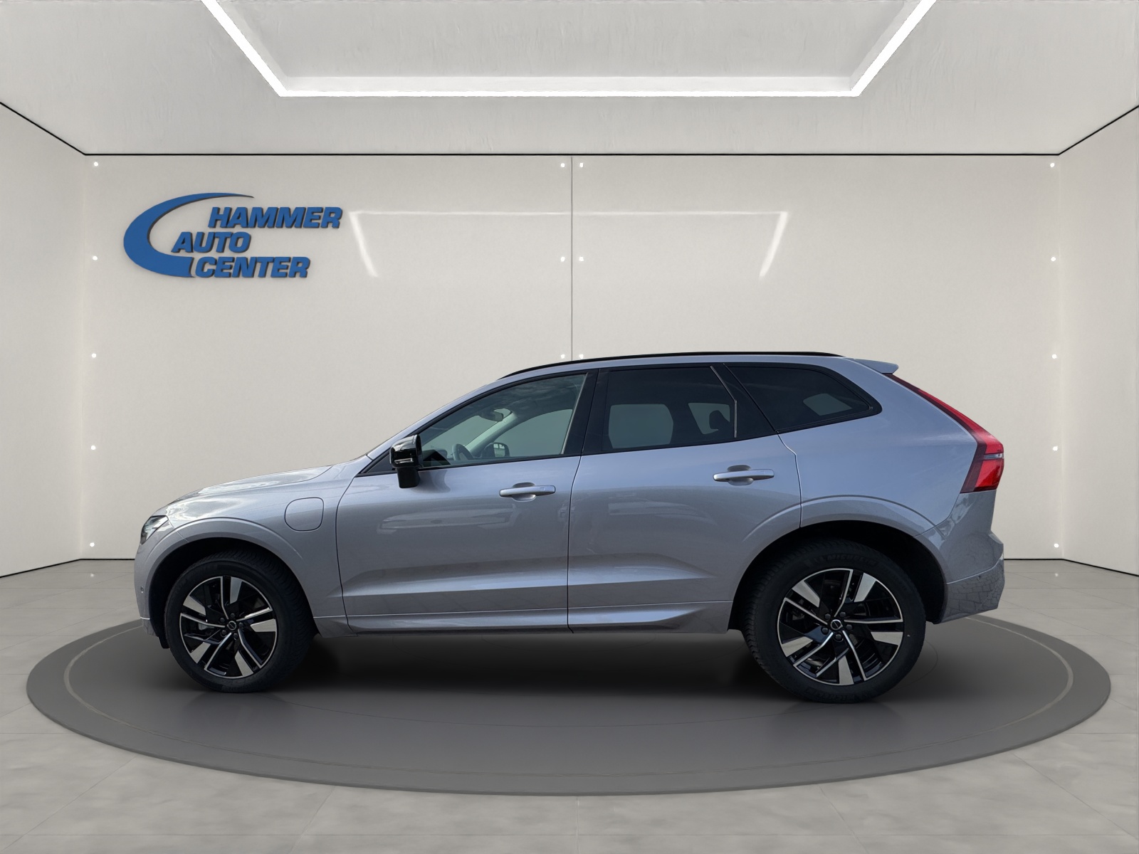 VOLVO XC60 2.0 T6 TE Plus Dark eAWD-image-1