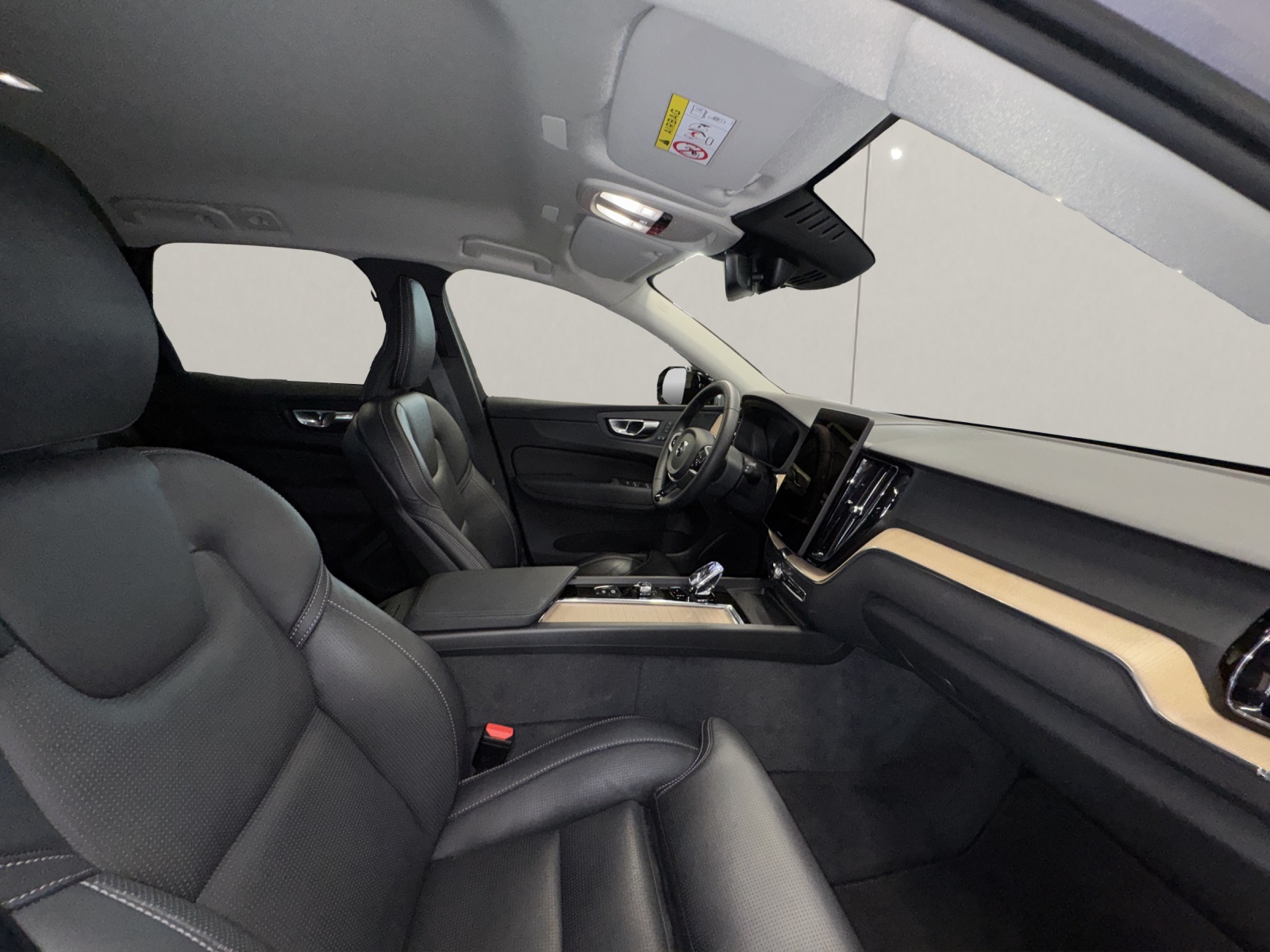 VOLVO XC60 2.0 T6 TE Plus Dark eAWD-image-10