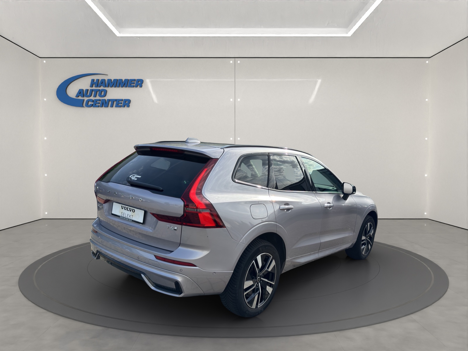 VOLVO XC60 2.0 T6 TE Plus Dark eAWD-image-4