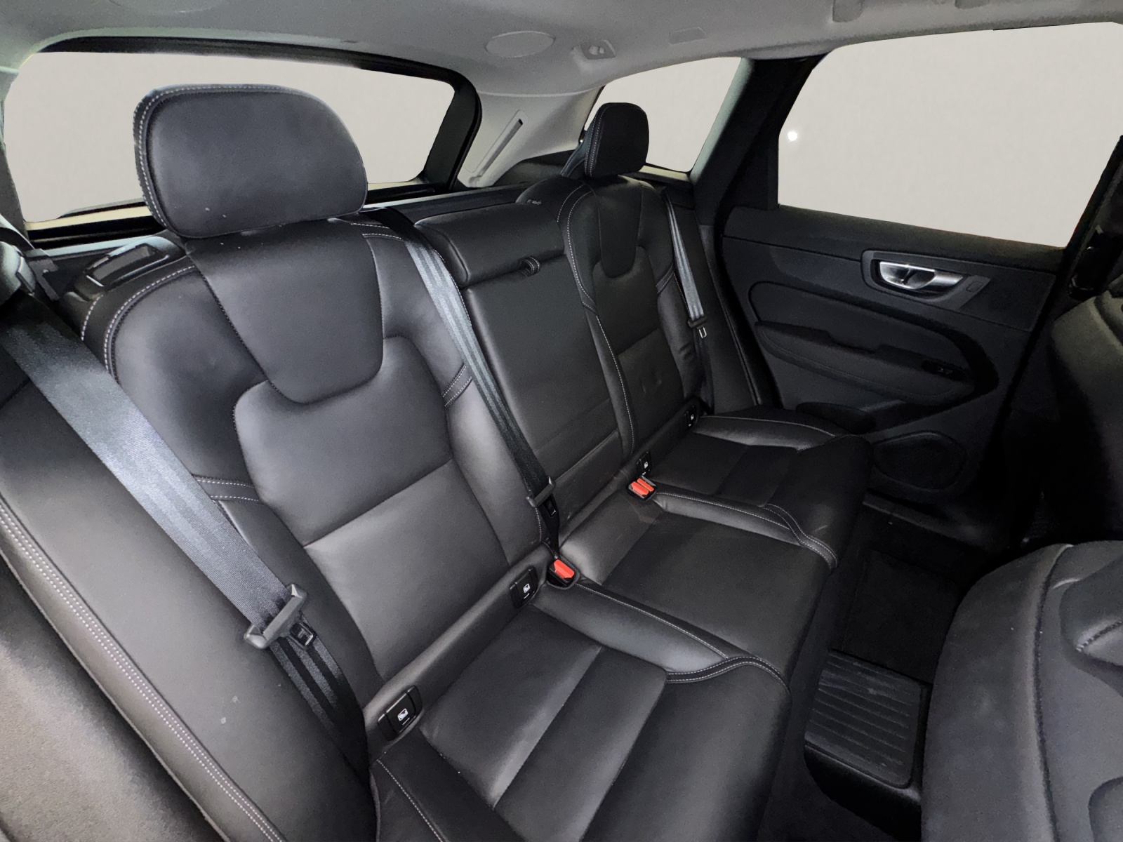 VOLVO XC60 2.0 T6 TE Plus Dark eAWD-image-13