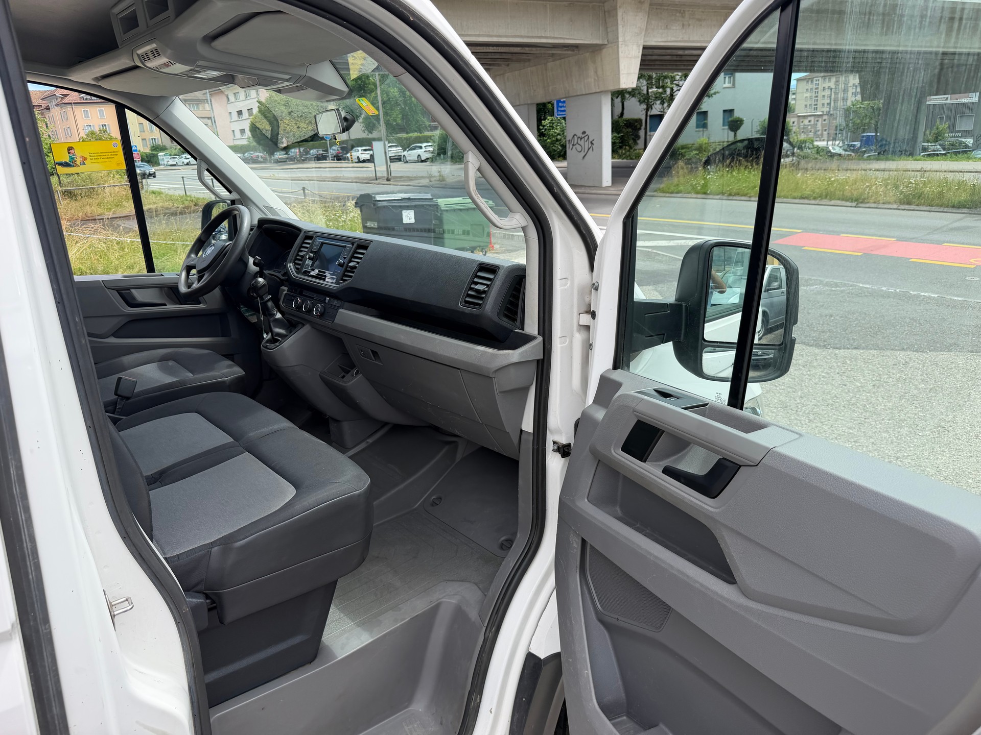 VW Crafter 35 2.0 TDI L4-image-11
