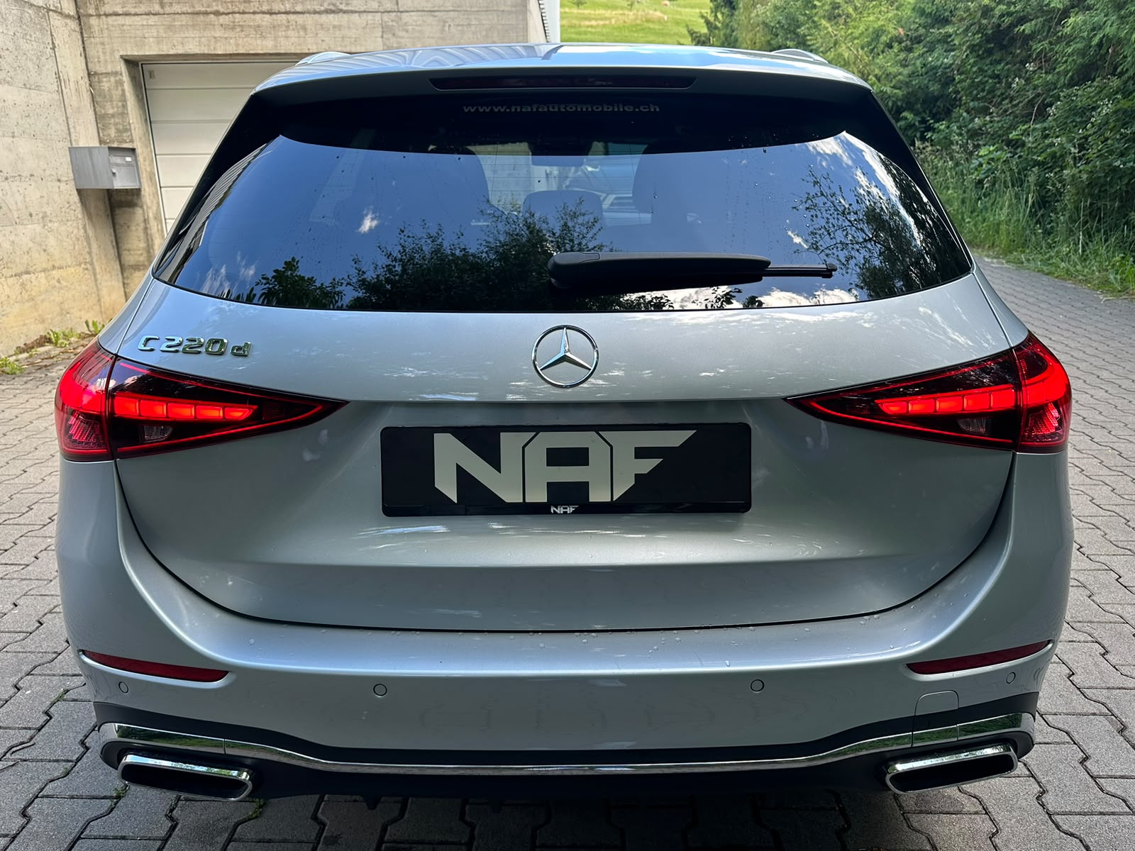 MERCEDES-BENZ C 220 d T AMG Line-image-4