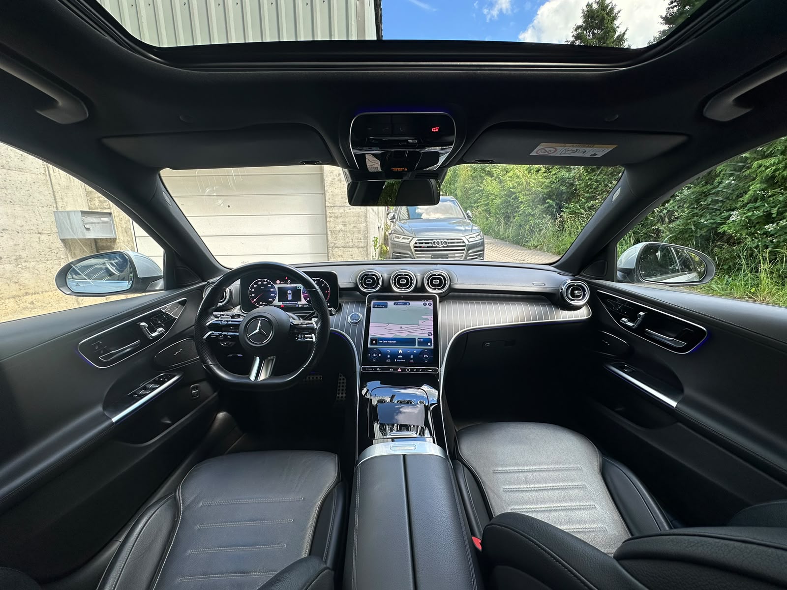MERCEDES-BENZ C 220 d T AMG Line-image-18