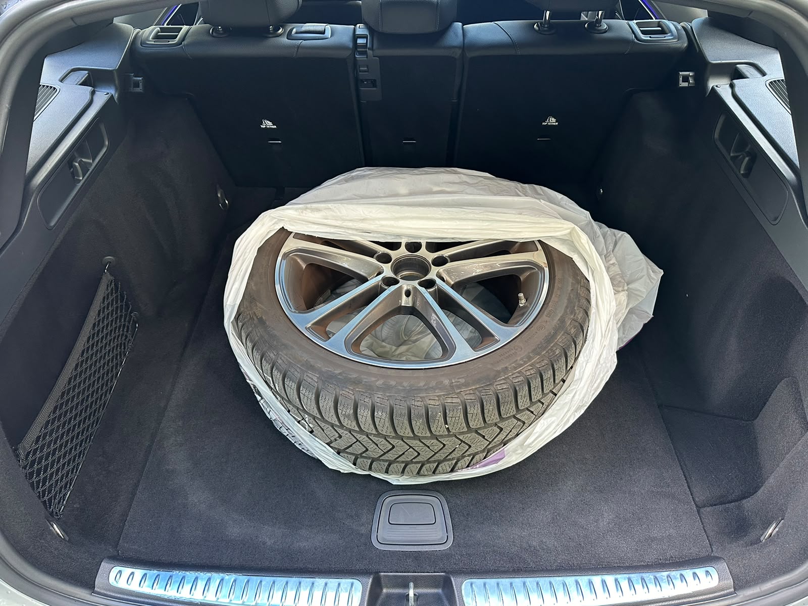 MERCEDES-BENZ C 220 d T AMG Line-image-14
