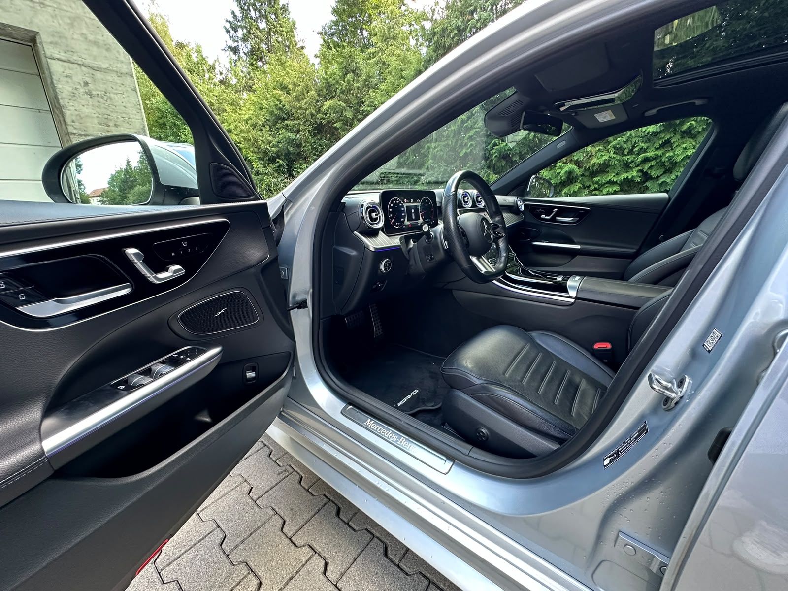MERCEDES-BENZ C 220 d T AMG Line-image-9