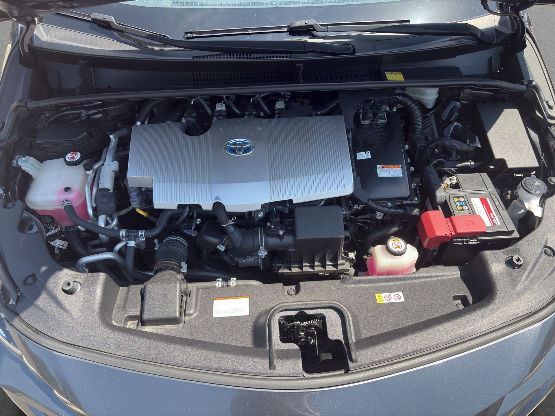 TOYOTA Prius 1.8 VVT-i Plug-in Hybrid Solar-image-14