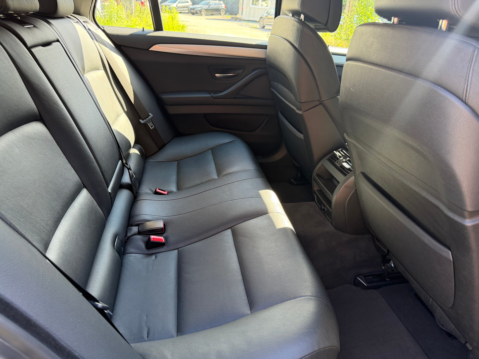 BMW 525d xDrive Touring Steptronic-image-11
