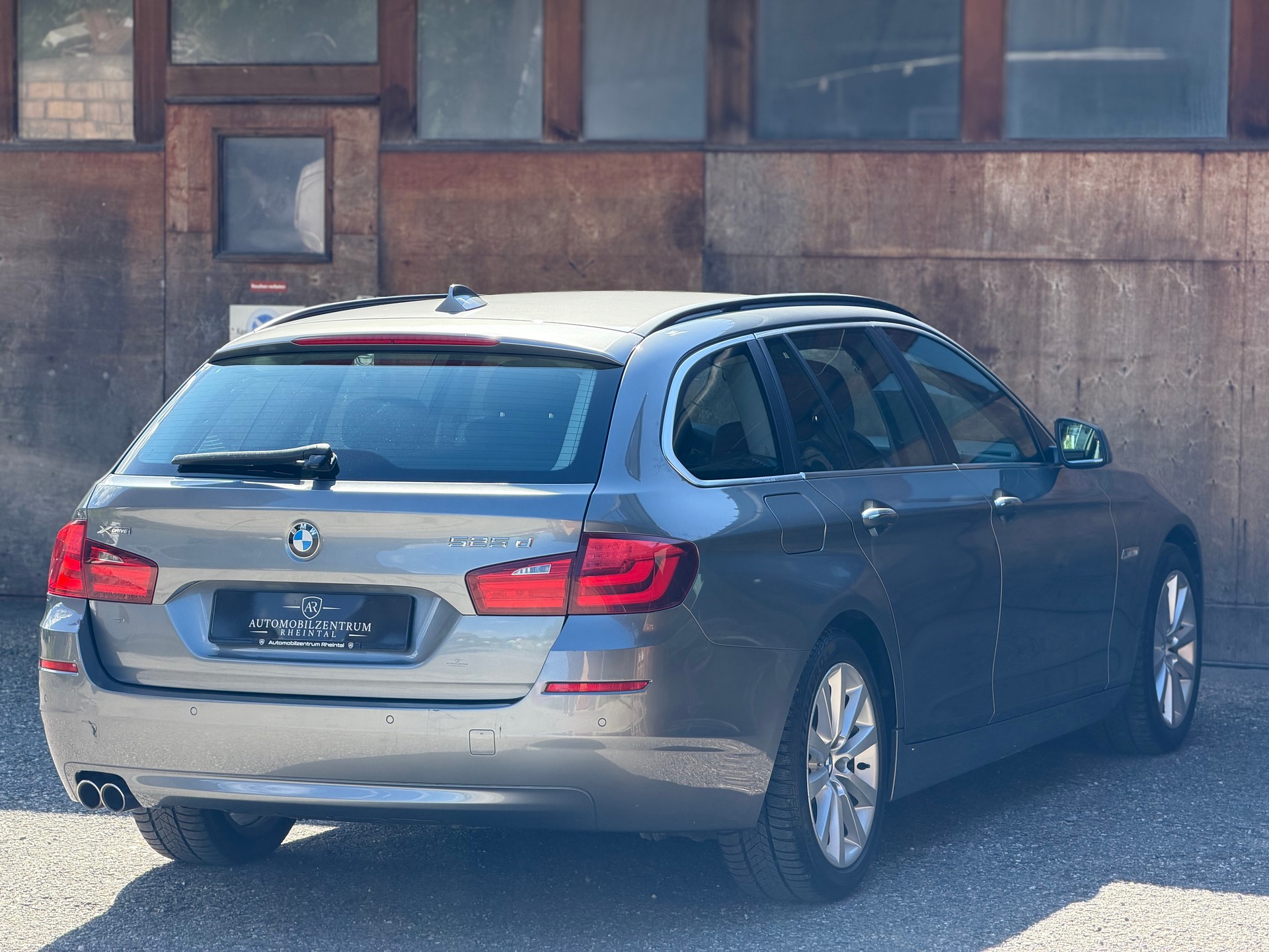 BMW 525d xDrive Touring Steptronic-image-4