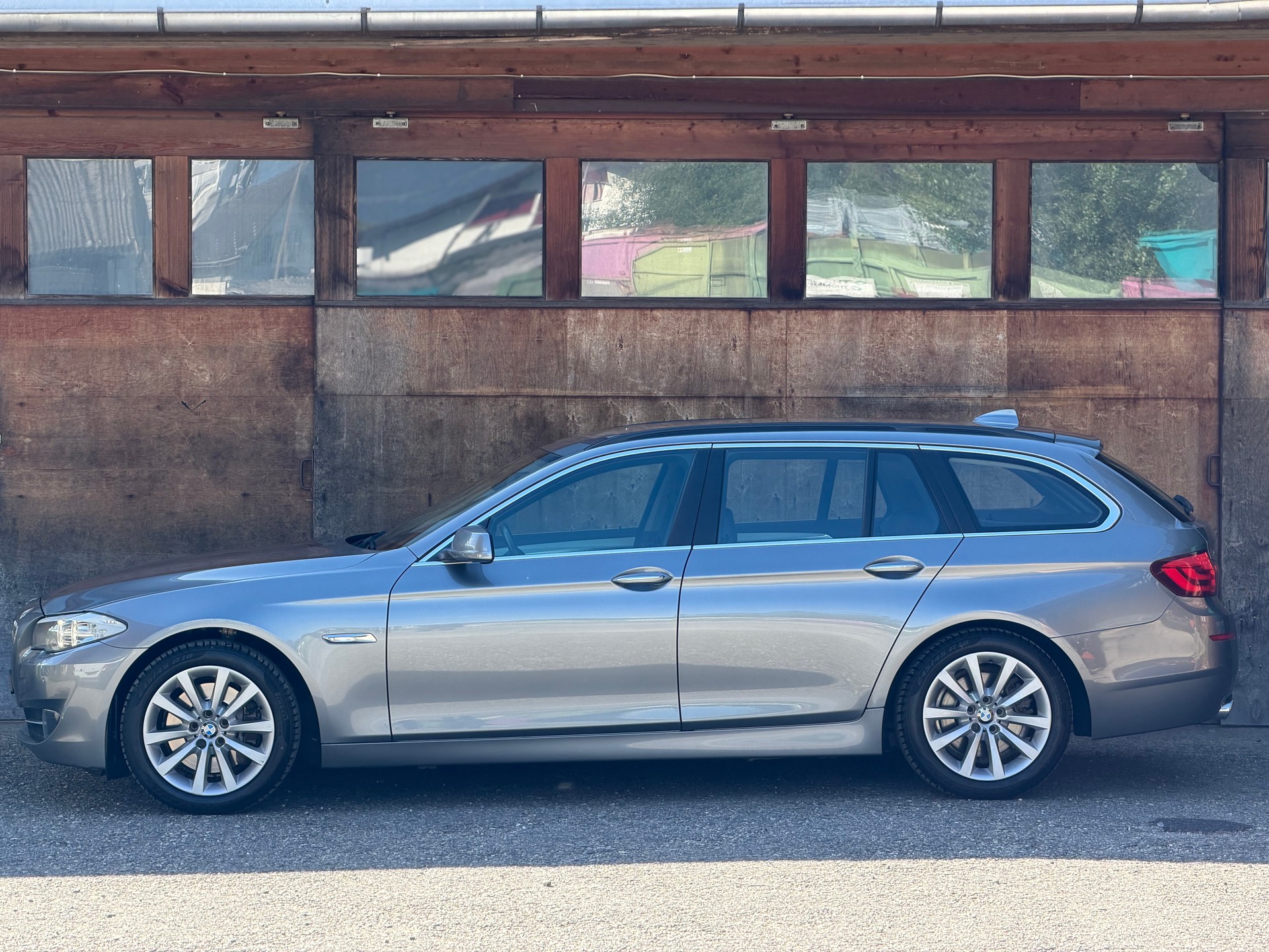 BMW 525d xDrive Touring Steptronic-image-7