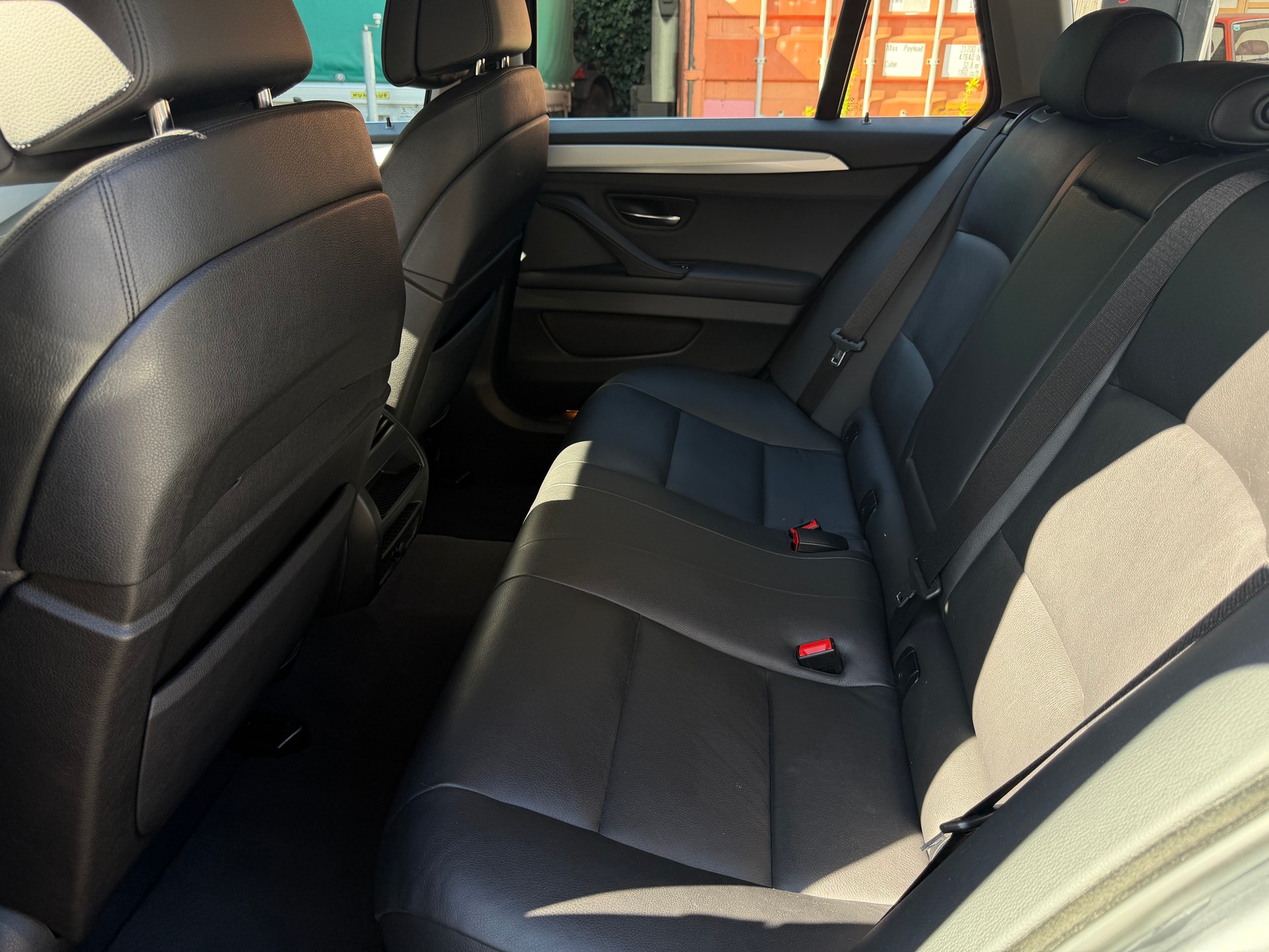 BMW 525d xDrive Touring Steptronic-image-9