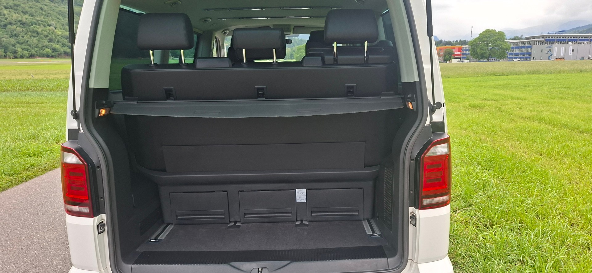 VW T6 Multivan 2.0 TDI Highline DSG-image-12
