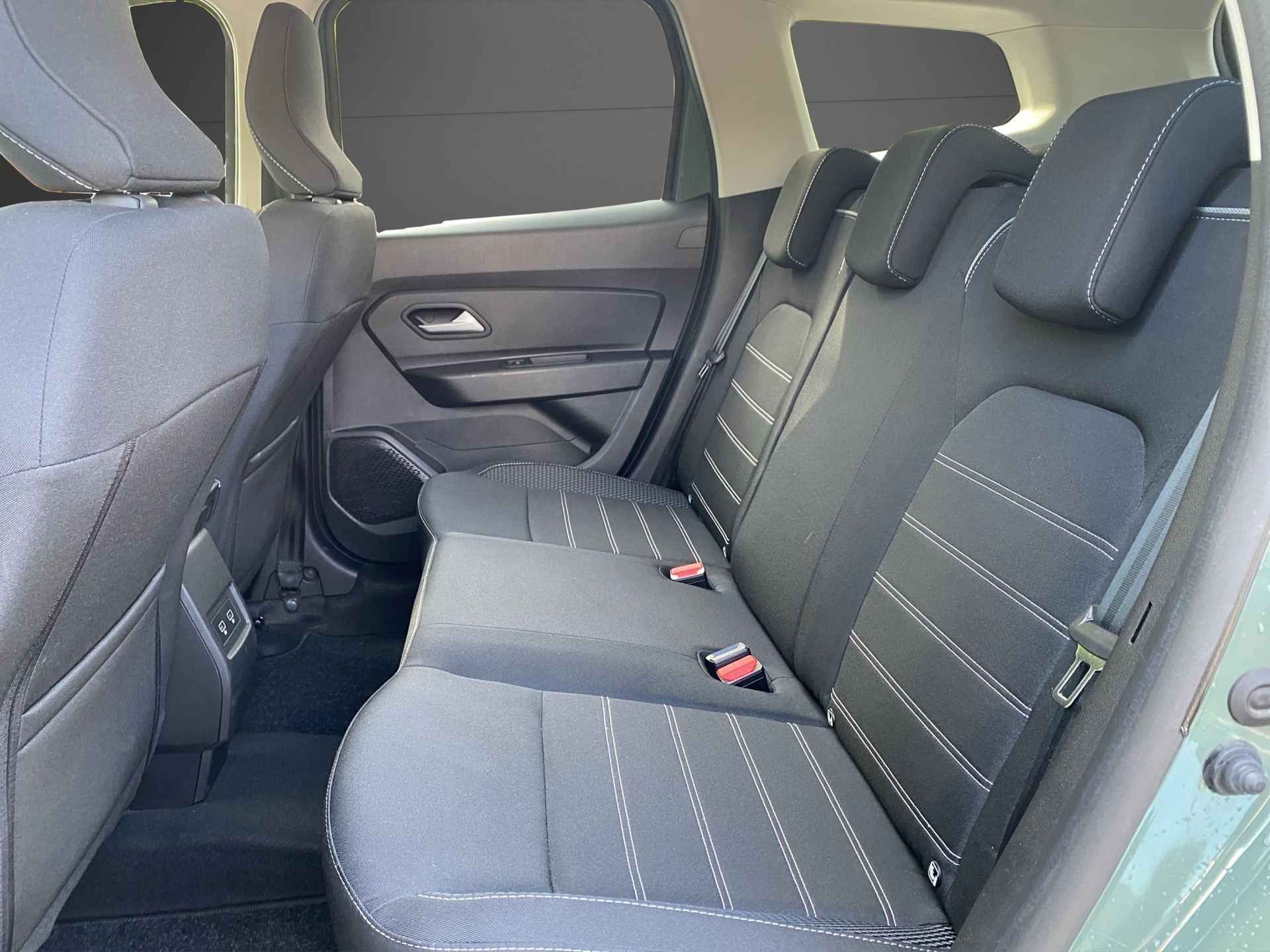 DACIA Duster TCe 150 Journey 4x4-image-11