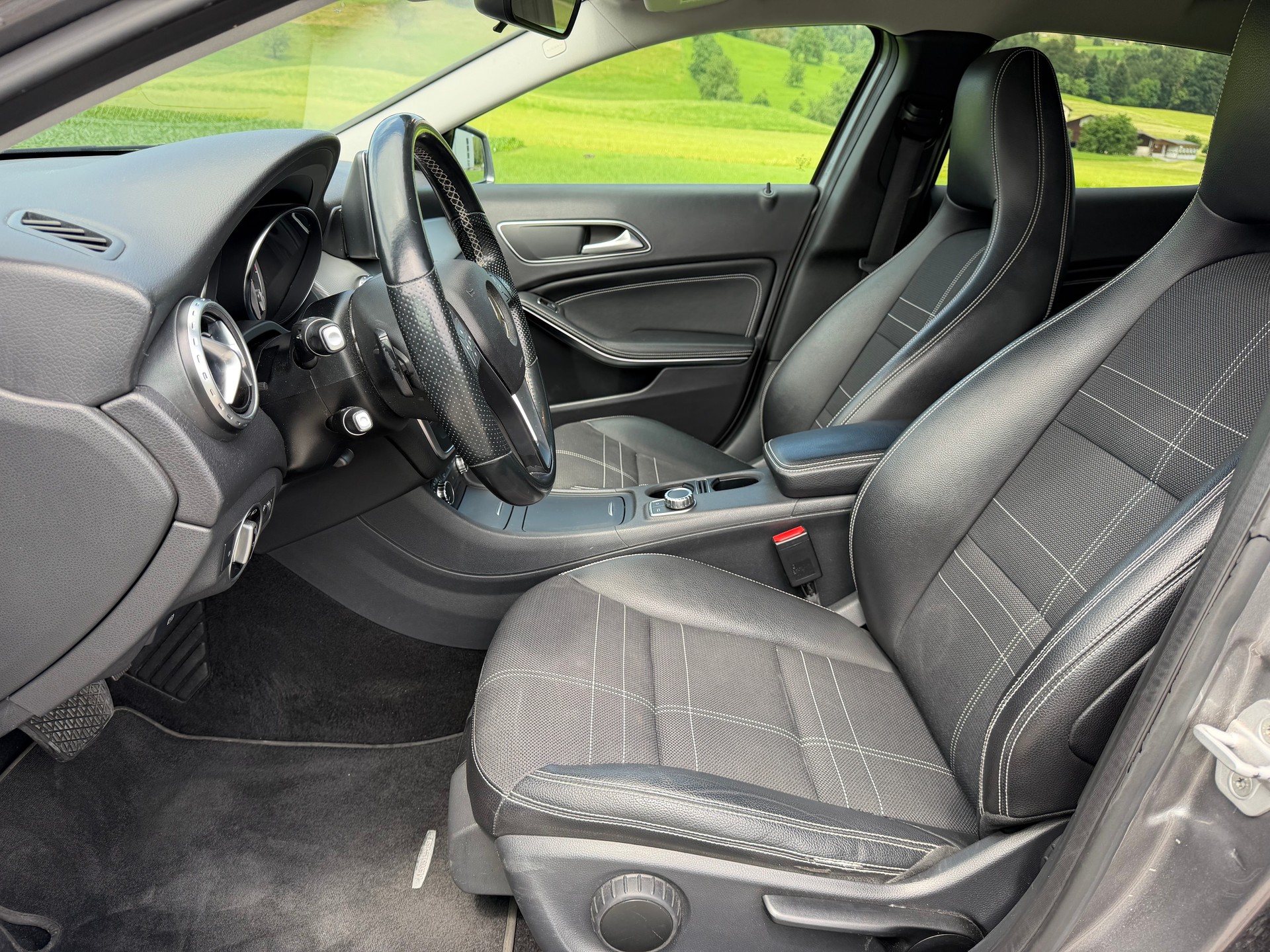 MERCEDES-BENZ GLA 220 CDI Urban 4Matic 7G-DCT-image-8