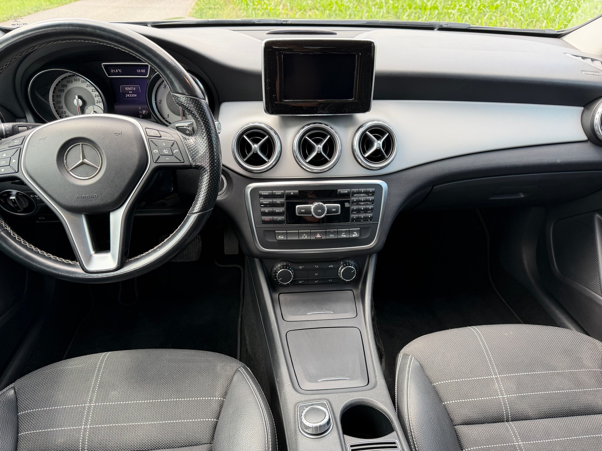 MERCEDES-BENZ GLA 220 CDI Urban 4Matic 7G-DCT-image-12