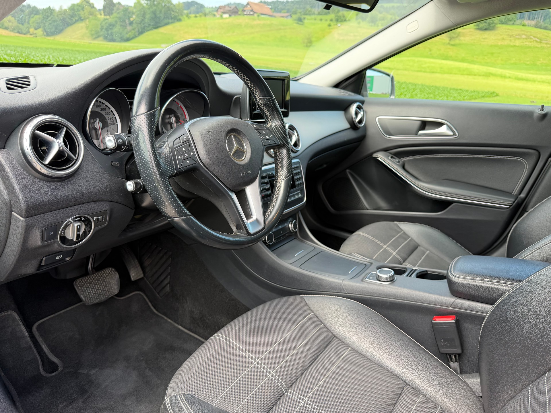 MERCEDES-BENZ GLA 220 CDI Urban 4Matic 7G-DCT-image-7