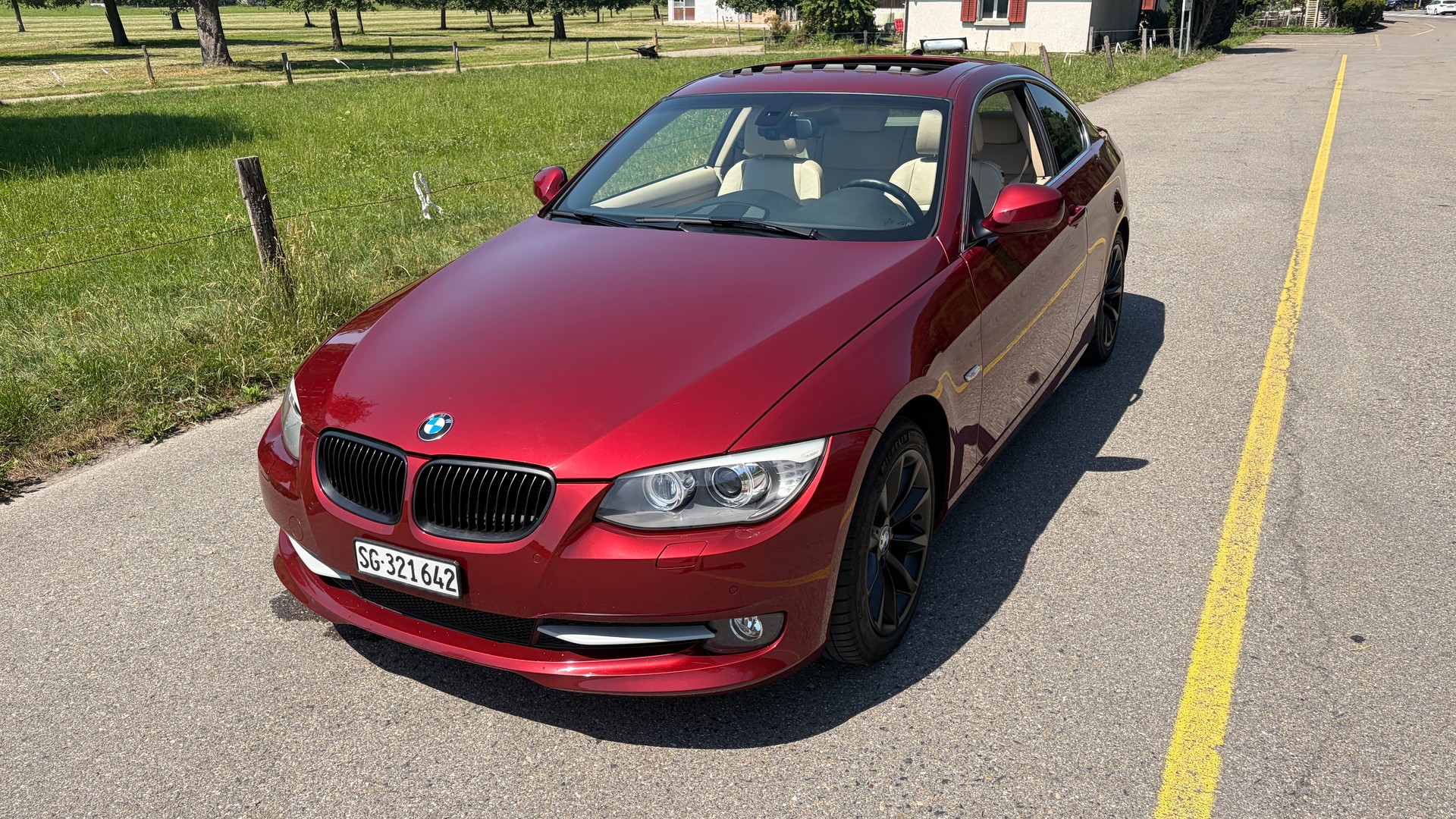 BMW 330i xDrive-image-0