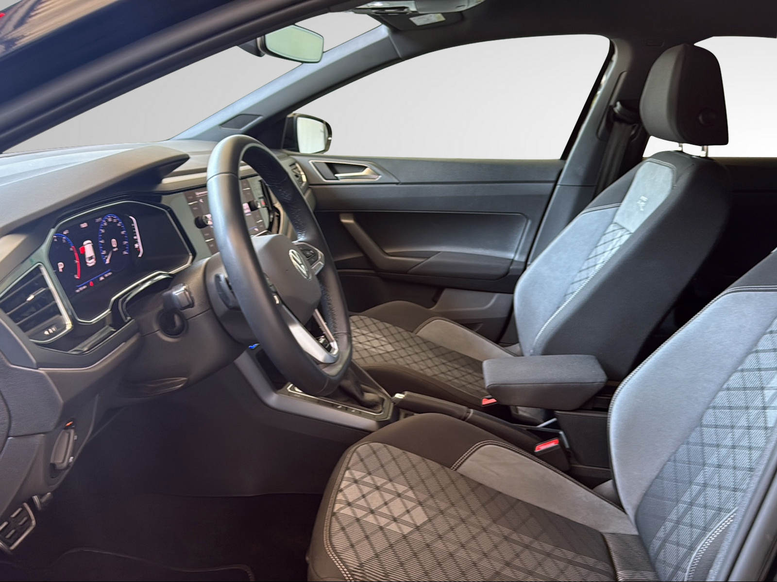 VW Polo 1.0 TSI R-Line DSG-image-12