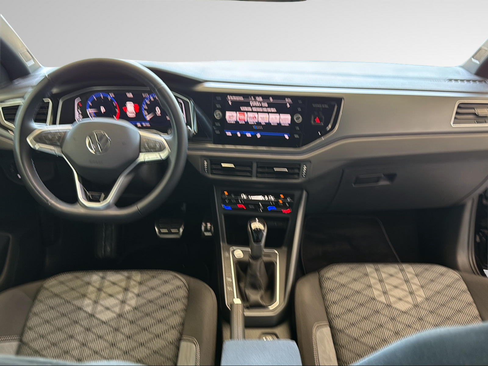 VW Polo 1.0 TSI R-Line DSG-image-25