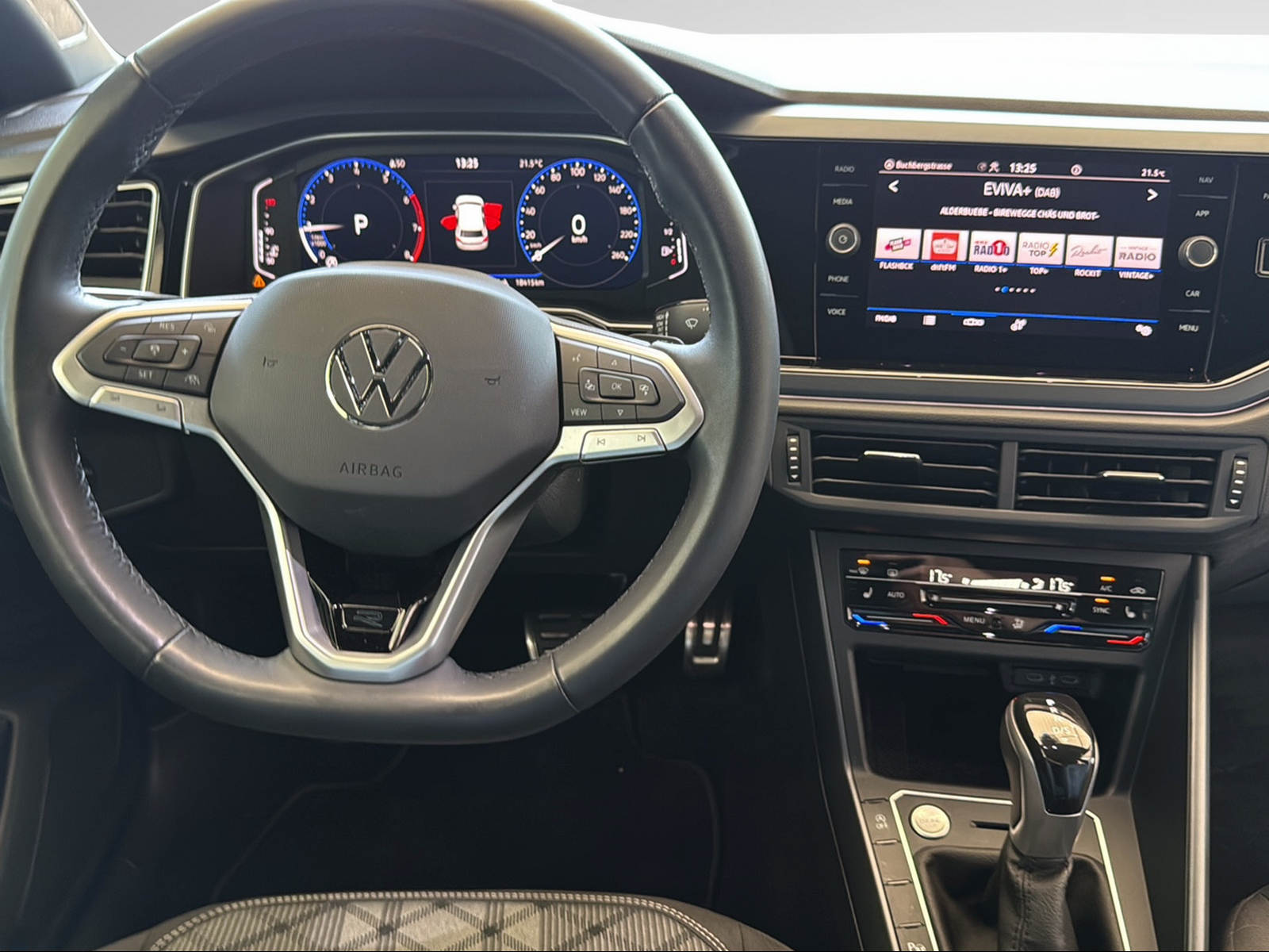 VW Polo 1.0 TSI R-Line DSG-image-27