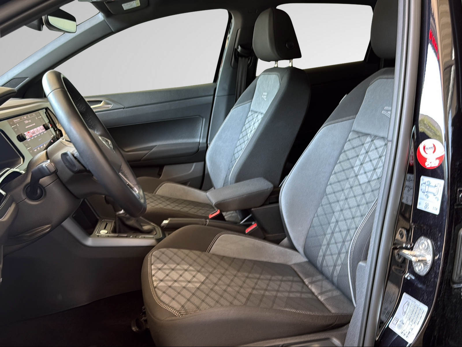 VW Polo 1.0 TSI R-Line DSG-image-11