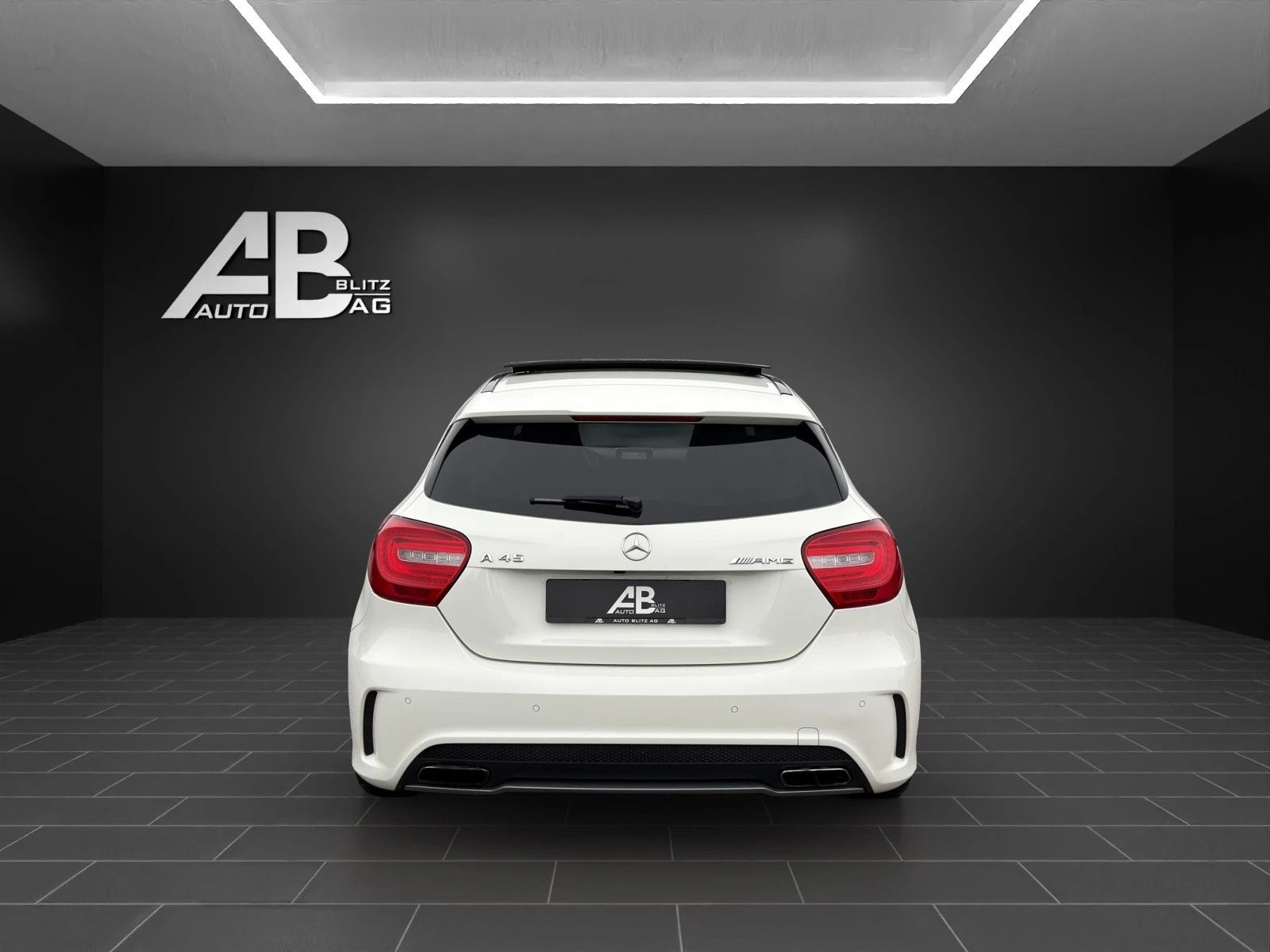 MERCEDES-BENZ A 45 AMG 4Matic Speedshift 7G-DCT * Perlmuttweiss *-image-3