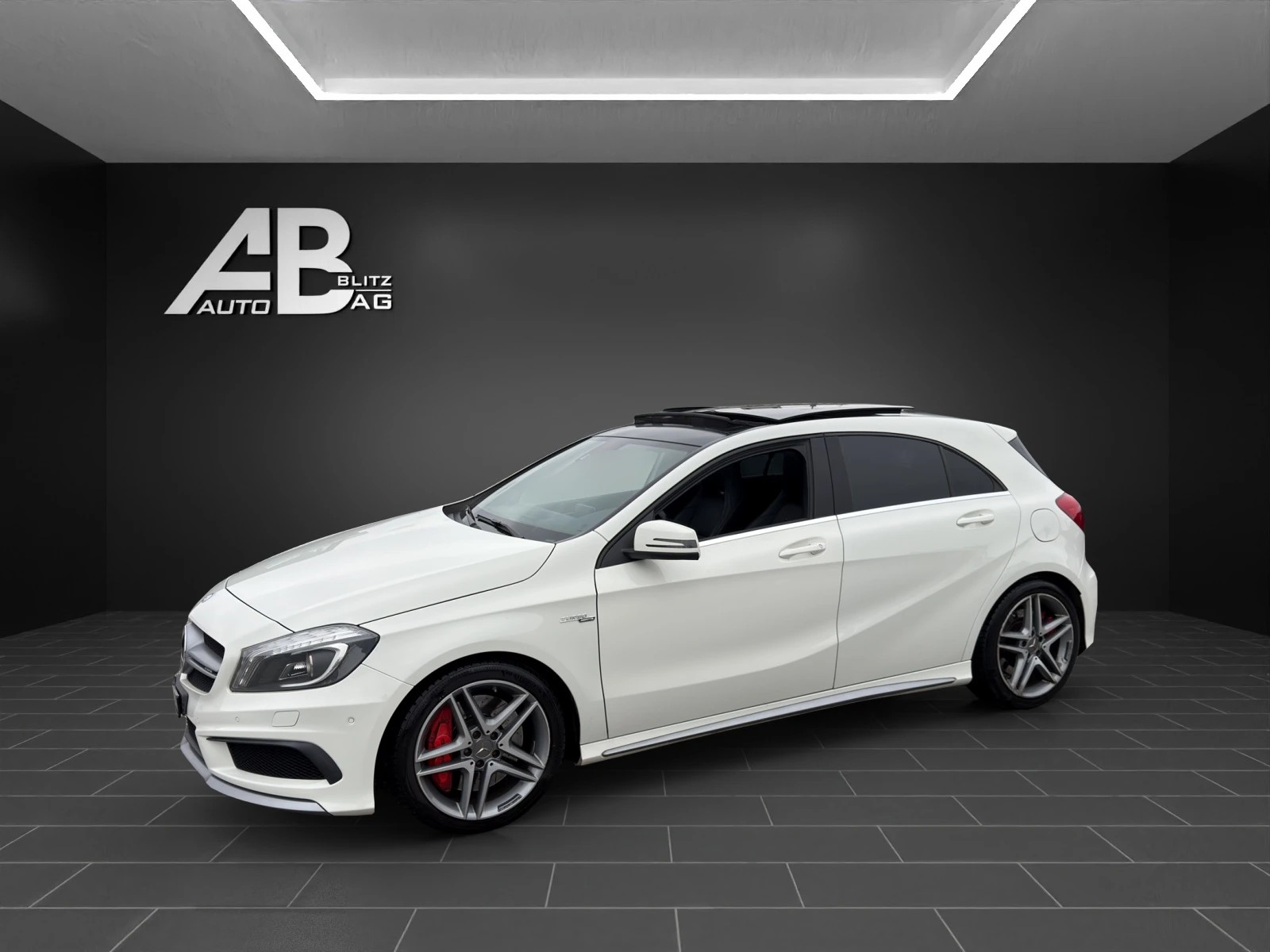 MERCEDES-BENZ A 45 AMG 4Matic Speedshift 7G-DCT * Perlmuttweiss *-image-1