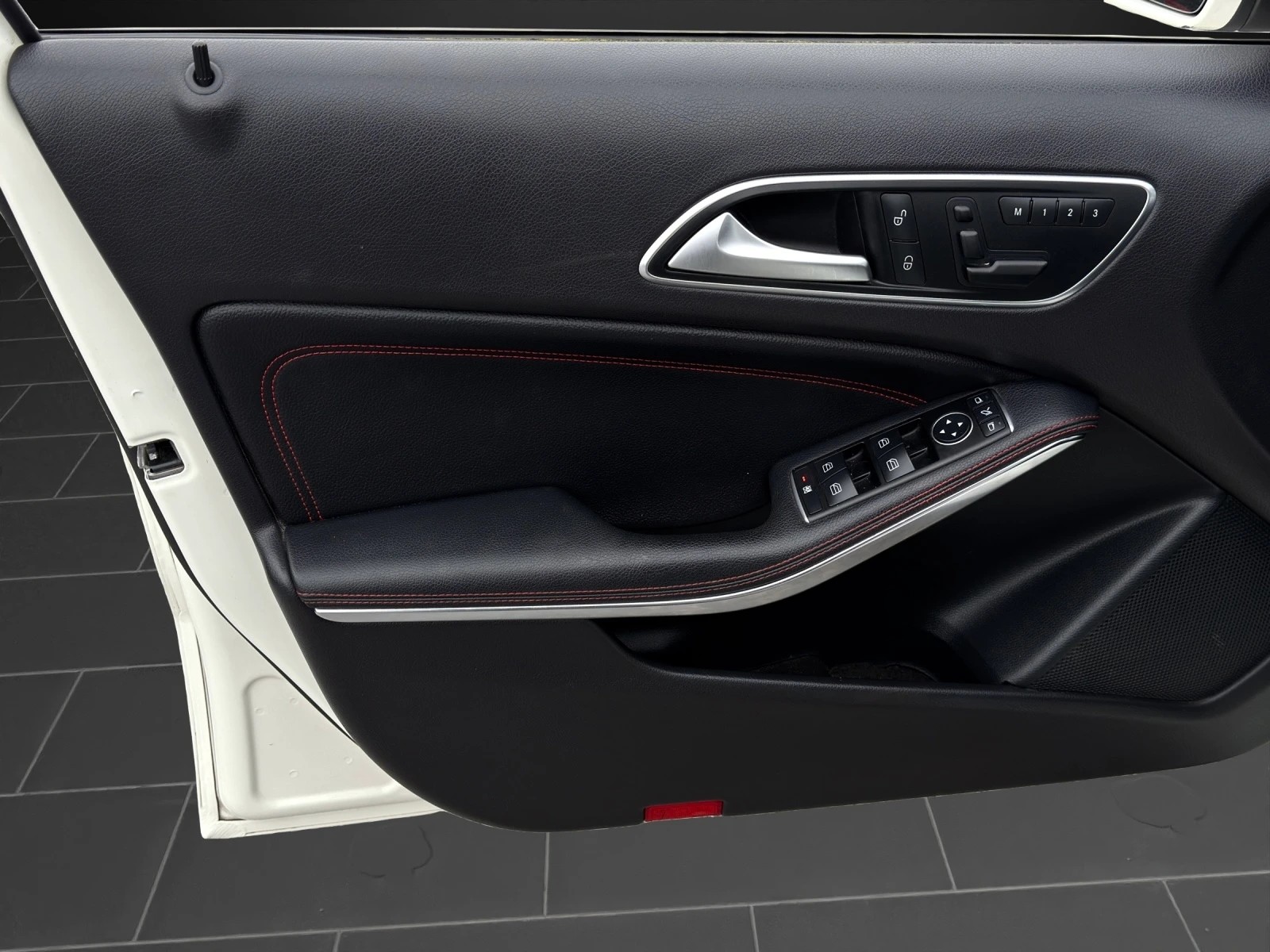 MERCEDES-BENZ A 45 AMG 4Matic Speedshift 7G-DCT * Perlmuttweiss *-image-13