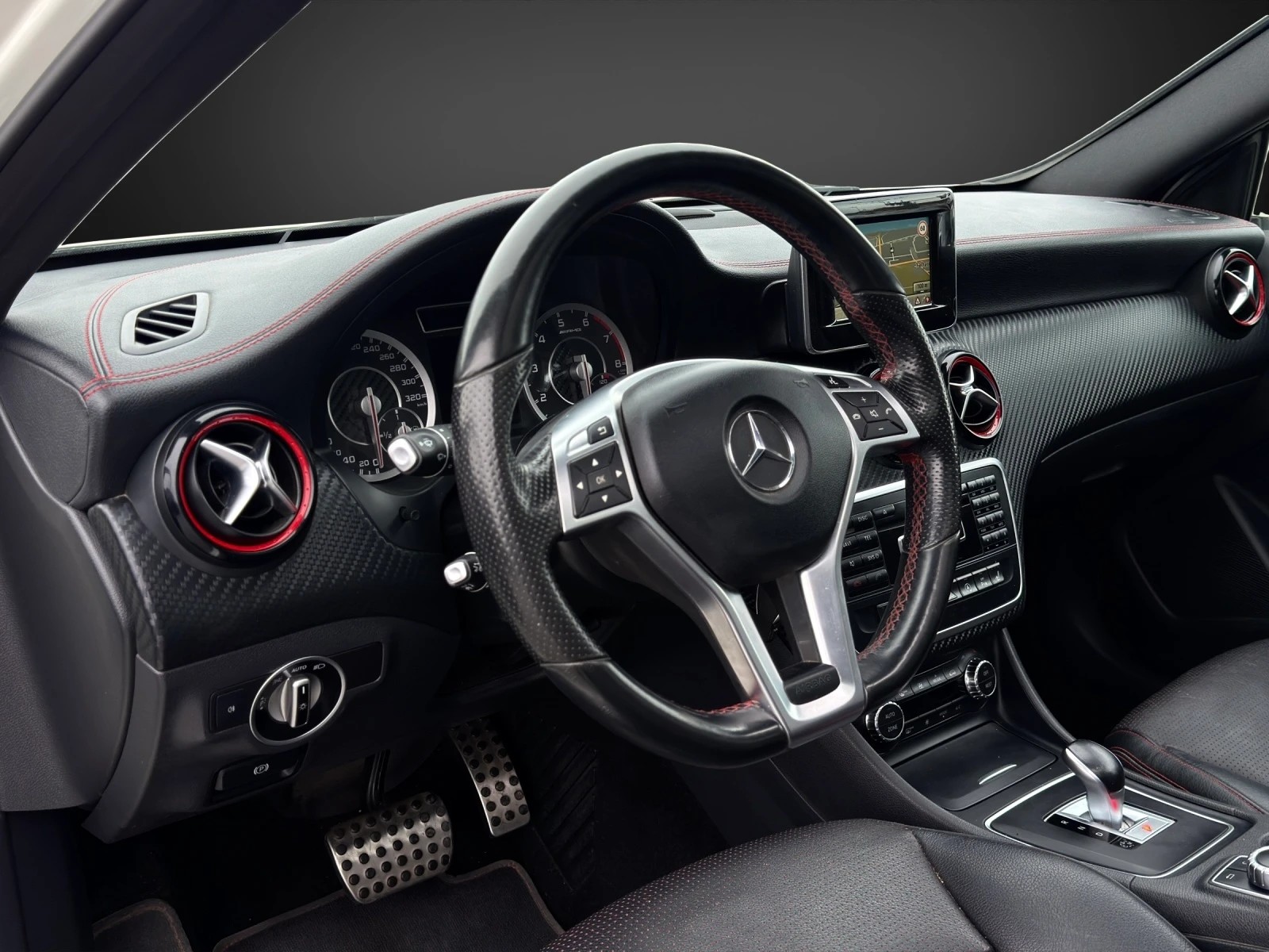 MERCEDES-BENZ A 45 AMG 4Matic Speedshift 7G-DCT * Perlmuttweiss *-image-7