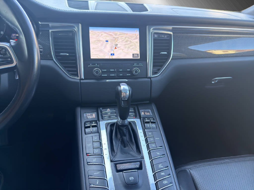 PORSCHE Macan 3.0 V6 GTS **CH Fahrzeug**-image-21