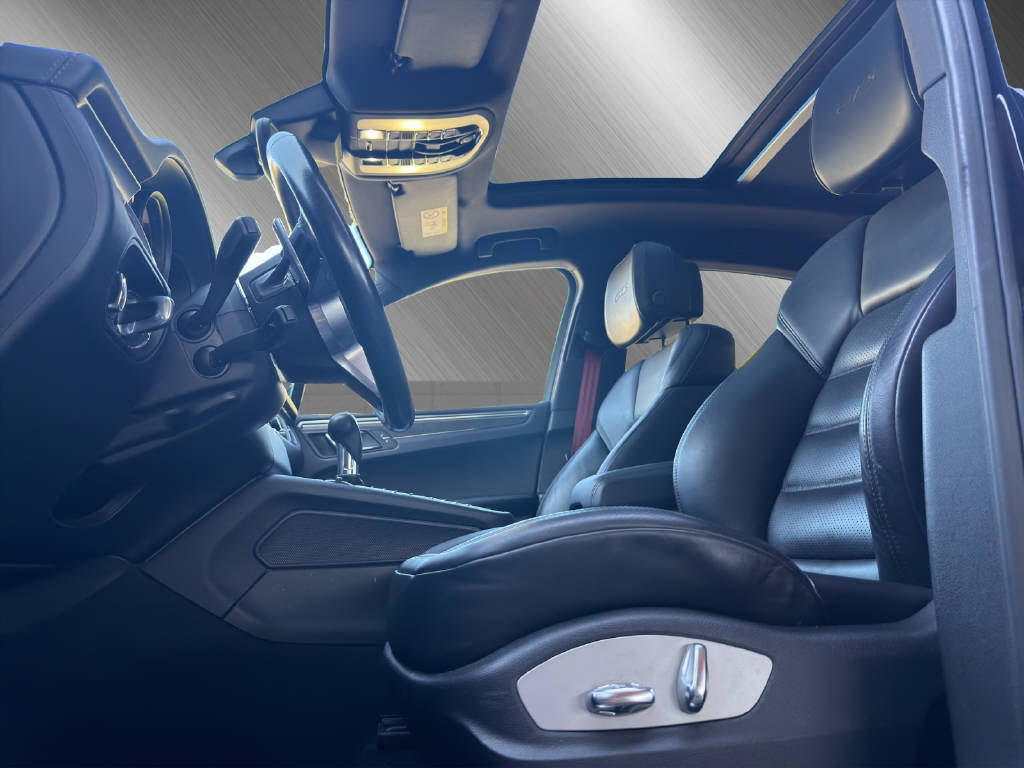 PORSCHE Macan 3.0 V6 GTS **CH Fahrzeug**-image-12
