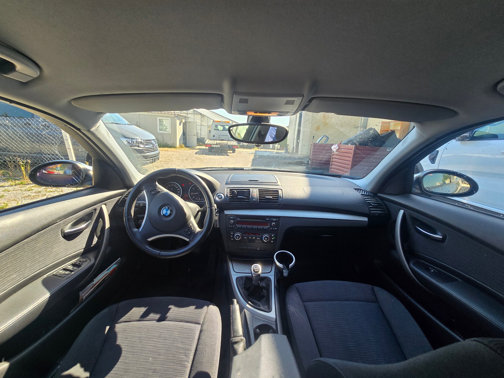 BMW 116i-image-7