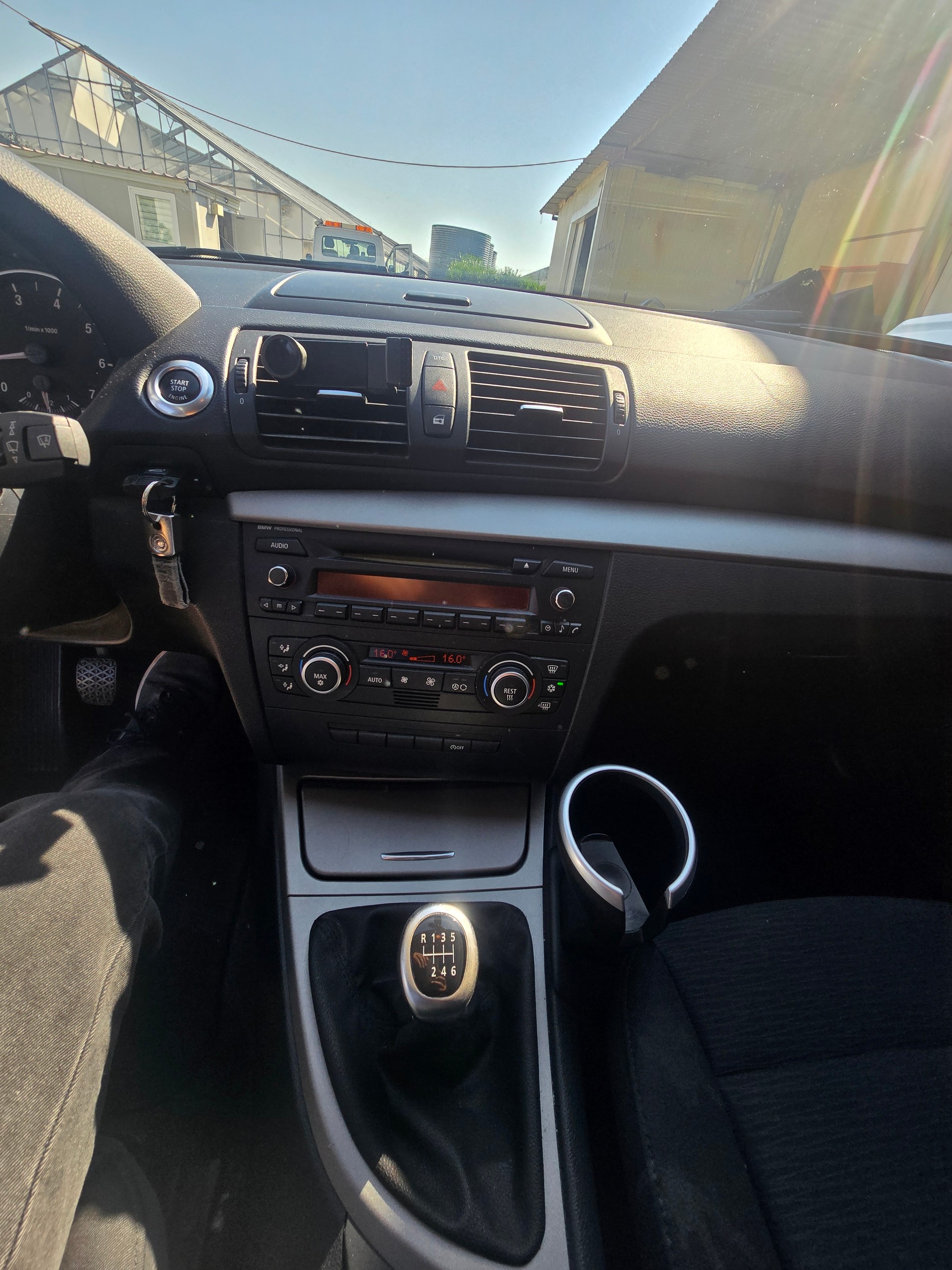 BMW 116i-image-6