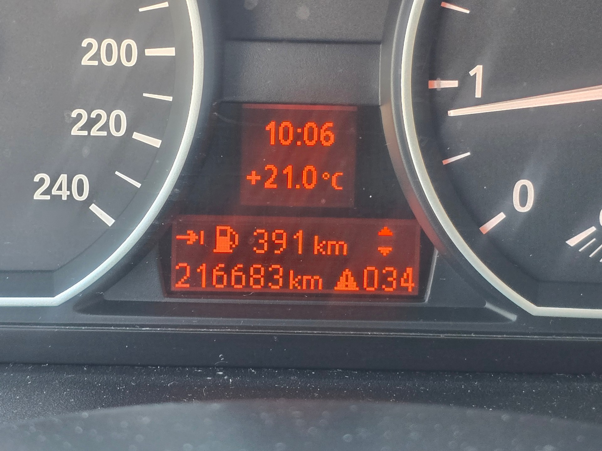 BMW 116i-image-8