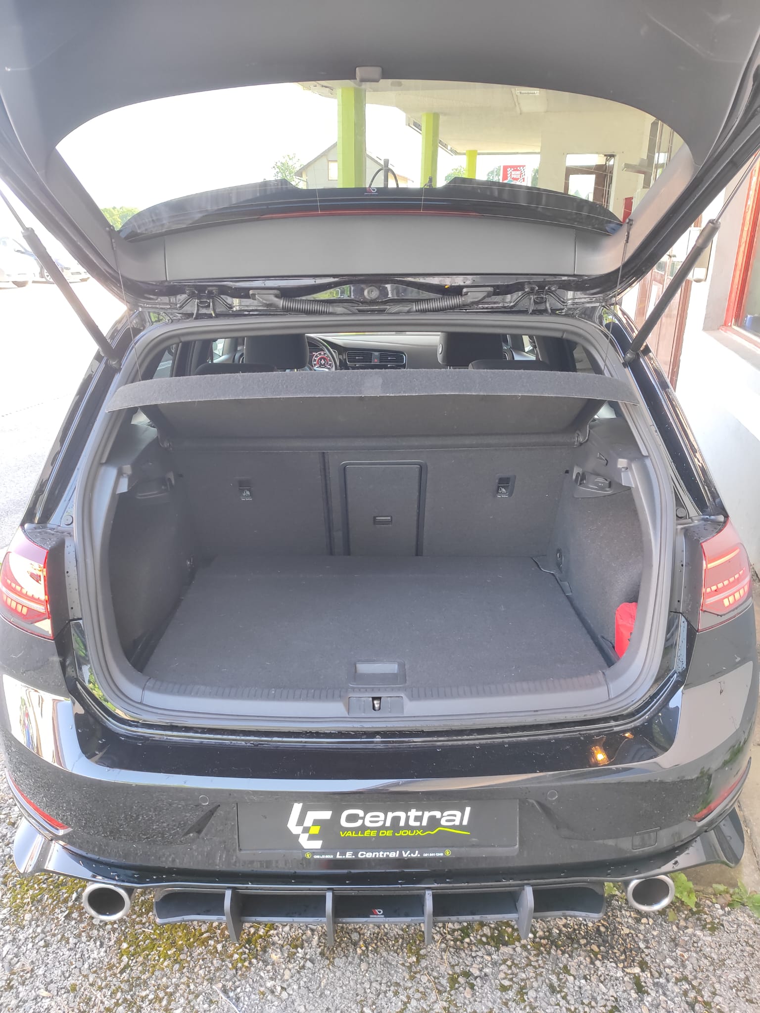 VW Golf 2.0 TSI GTI TCR DSG-image-11