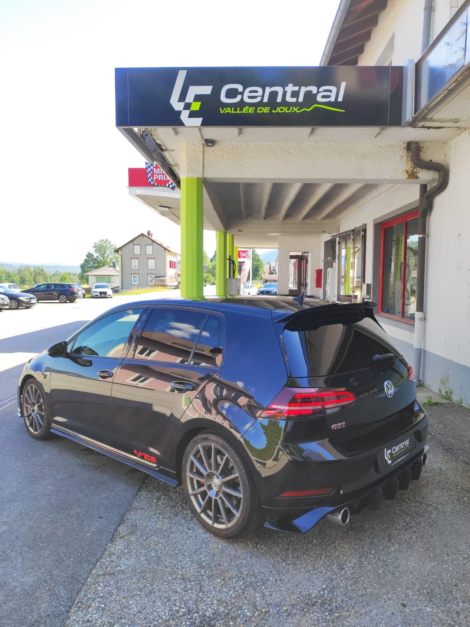 VW Golf 2.0 TSI GTI TCR DSG-image-2