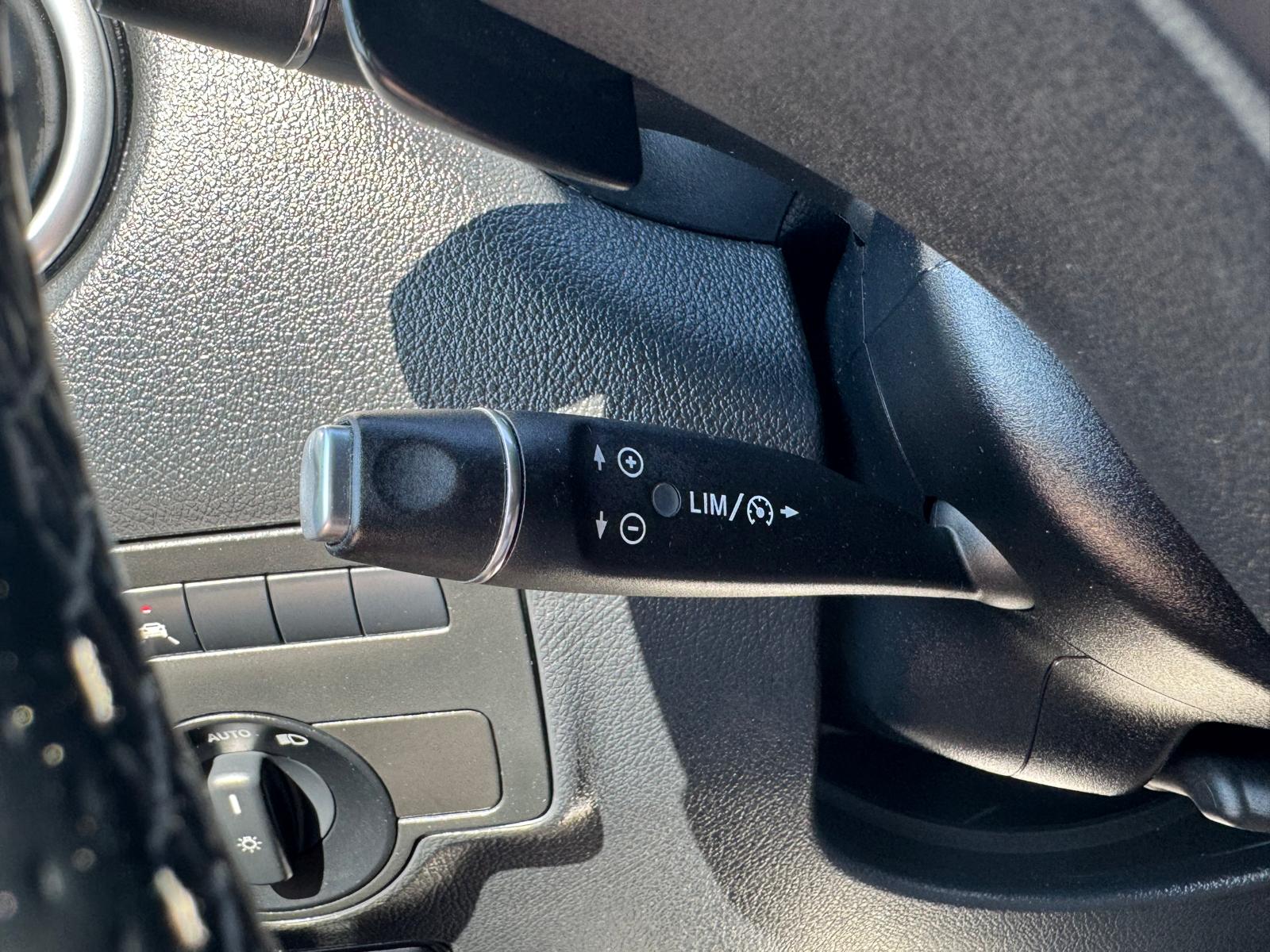 MERCEDES-BENZ Vito 116 BlueTec Tourer Select L 4Matic 7G-Tronic 9 Sitzer-image-15