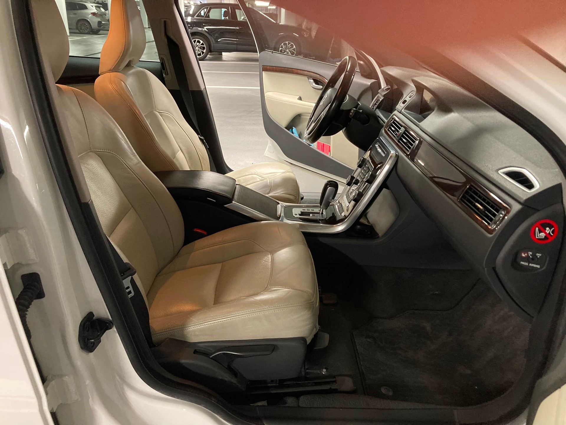 VOLVO 2.4 D3 Momentum AWD-image-4