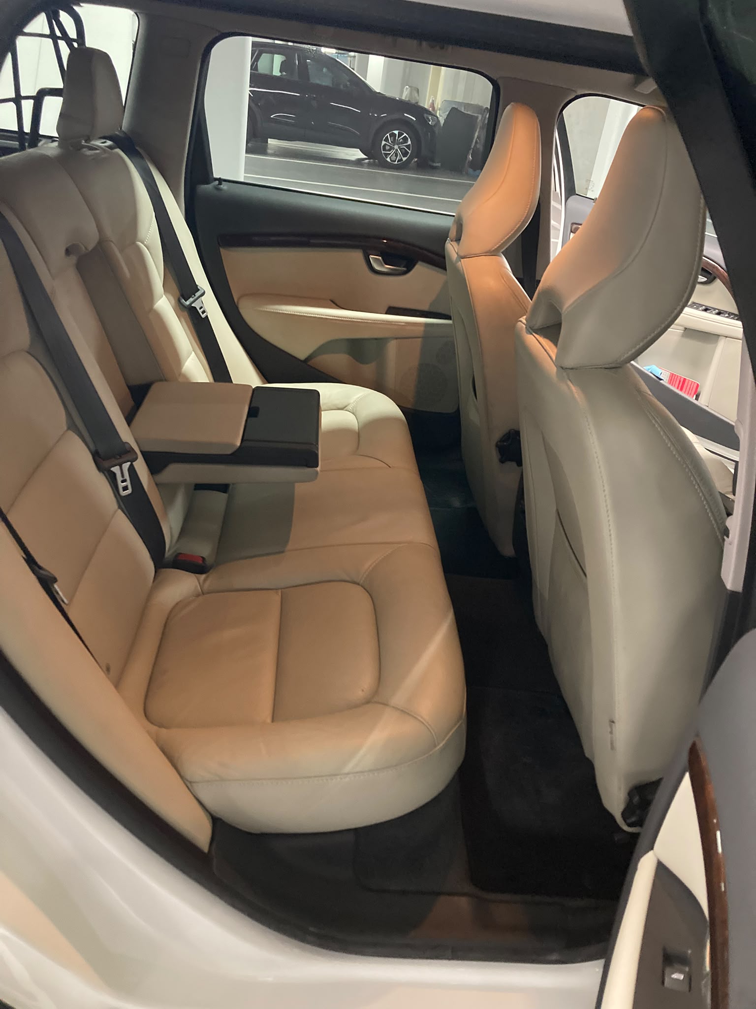 VOLVO 2.4 D3 Momentum AWD-image-3