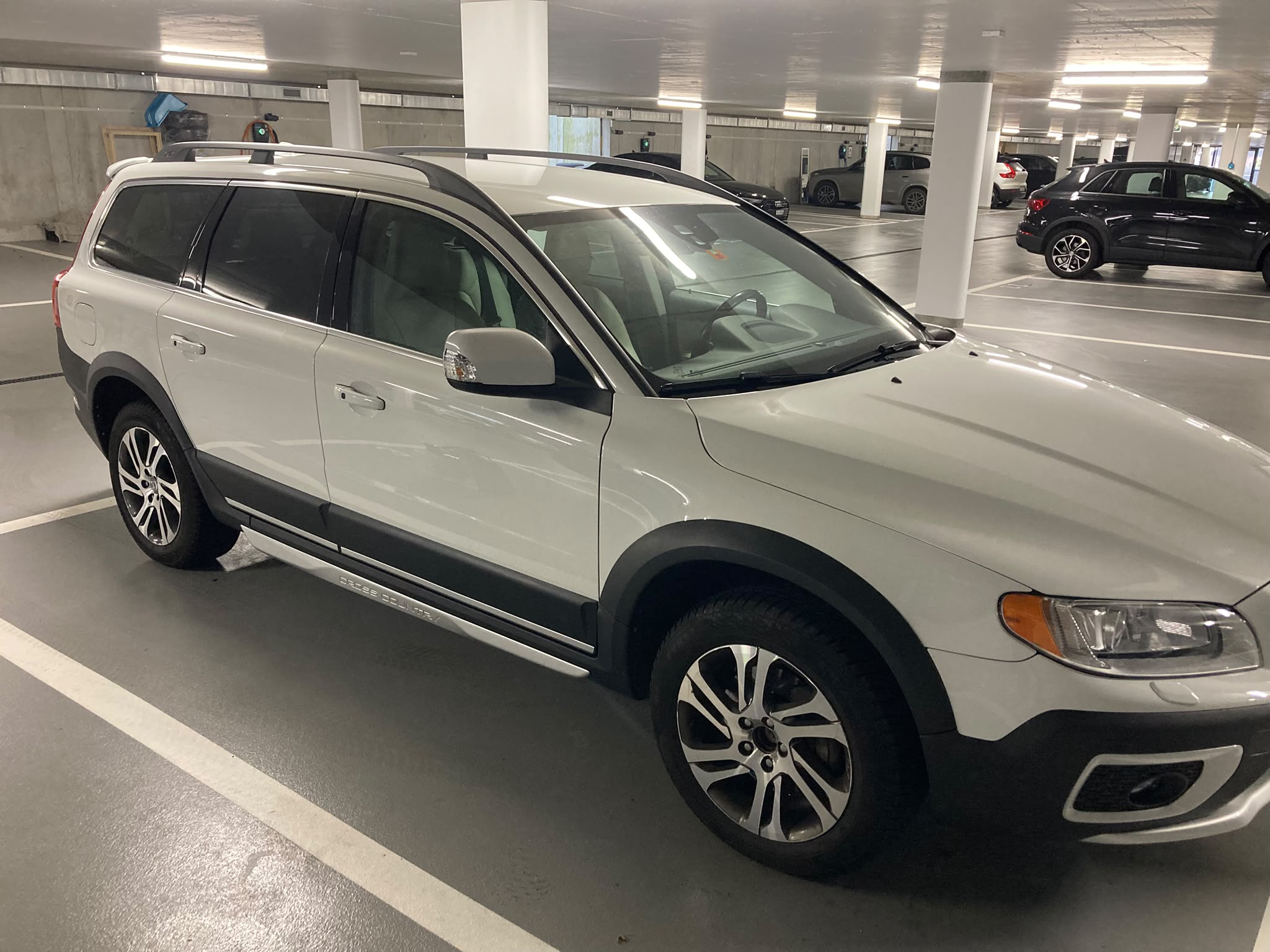 VOLVO 2.4 D3 Momentum AWD — slika 1