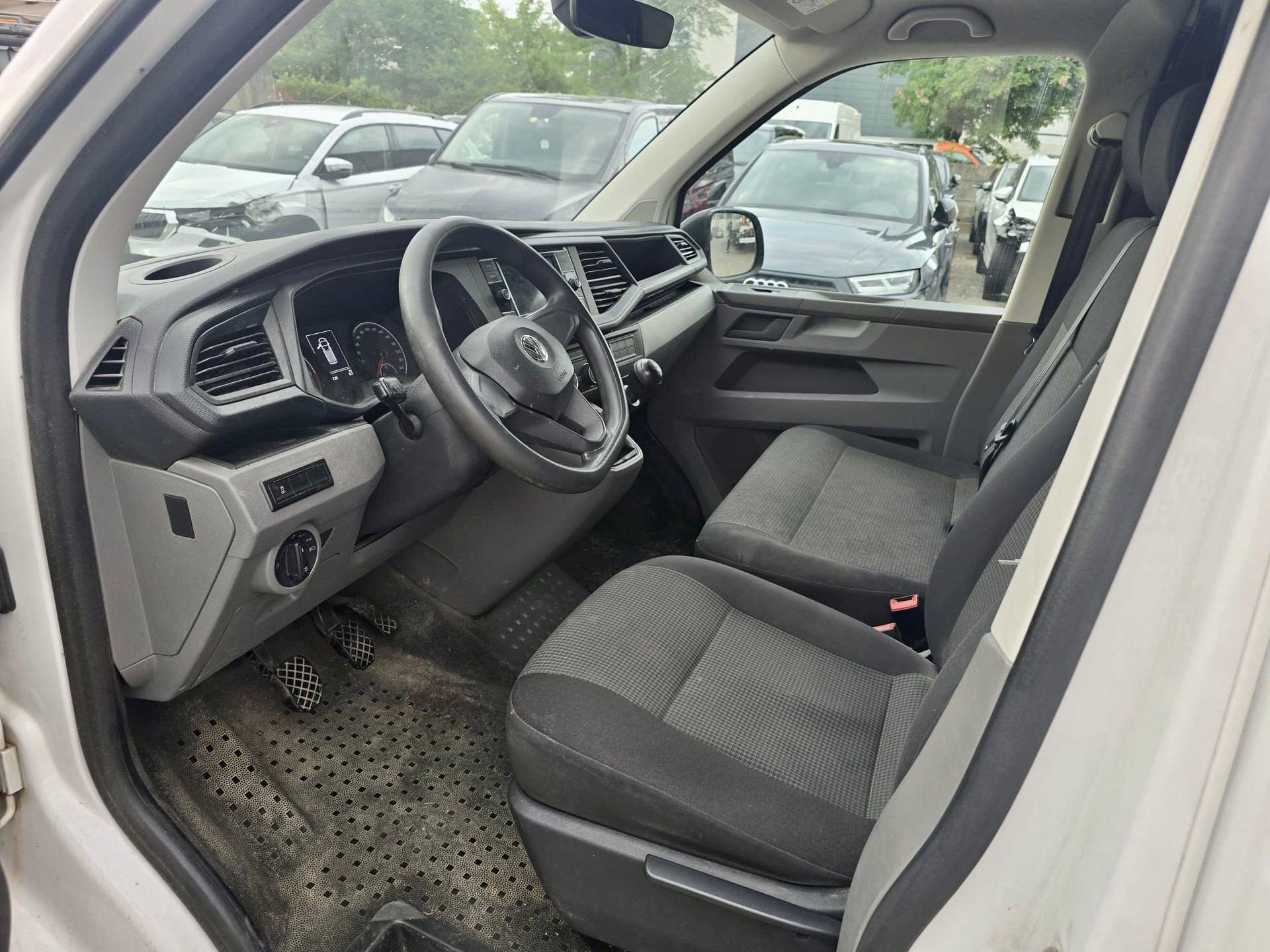 VW T6.1 2.0 TDI 4Motion-image-9