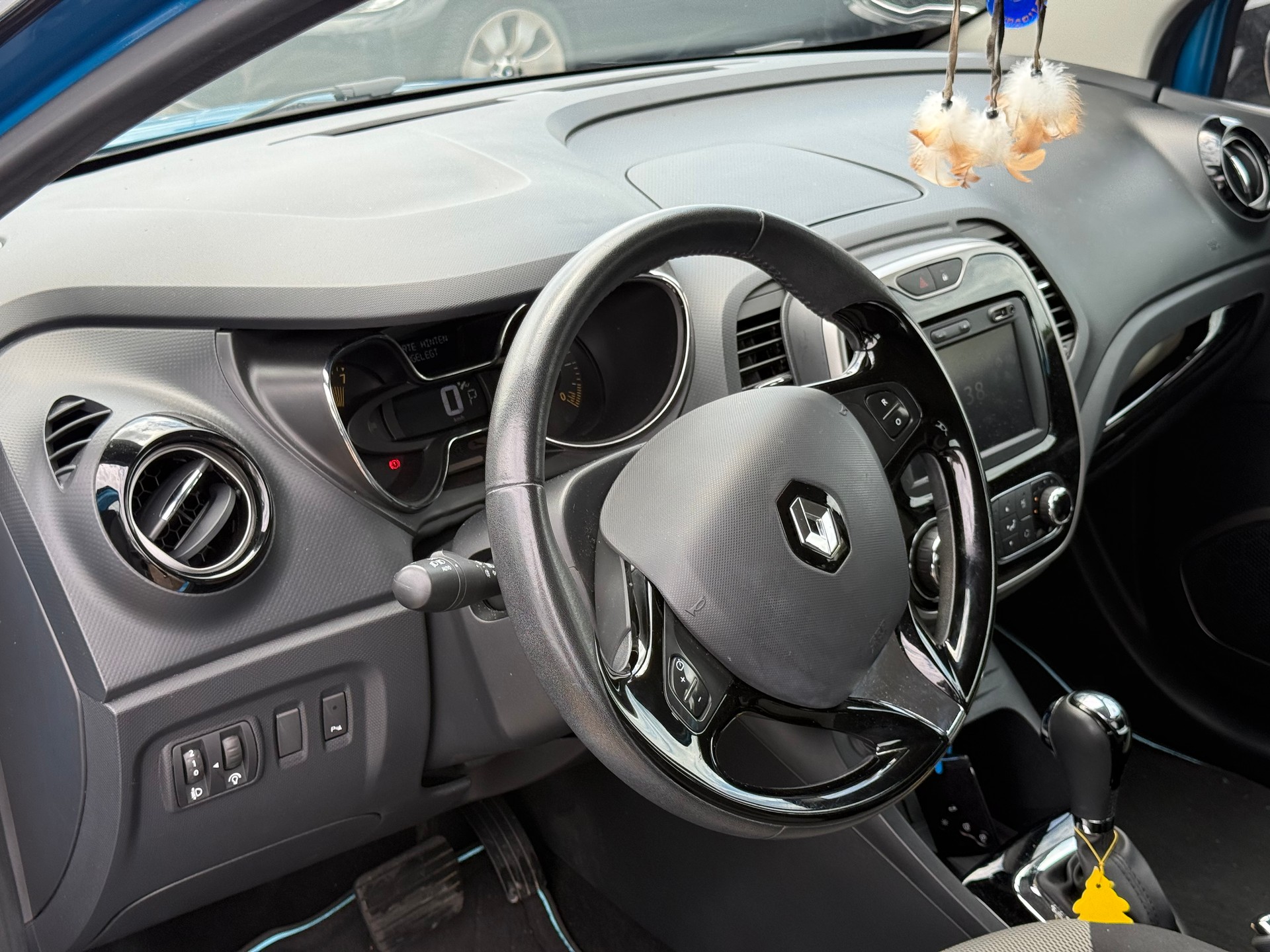 RENAULT Captur 1.2 T 16V Privilège EDC-image-9