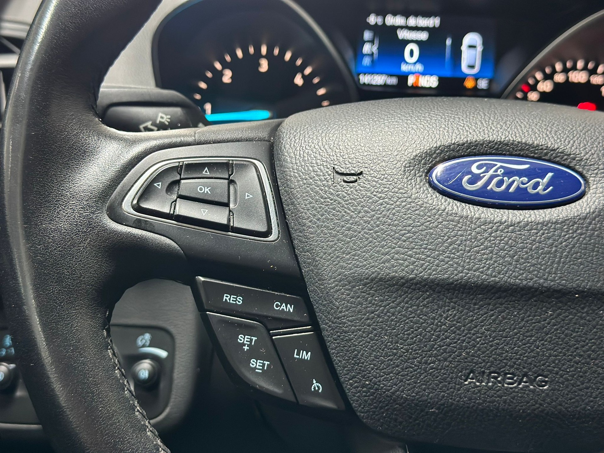 FORD Kuga 2.0 TDCi Trend 2WD PowerShift-image-9