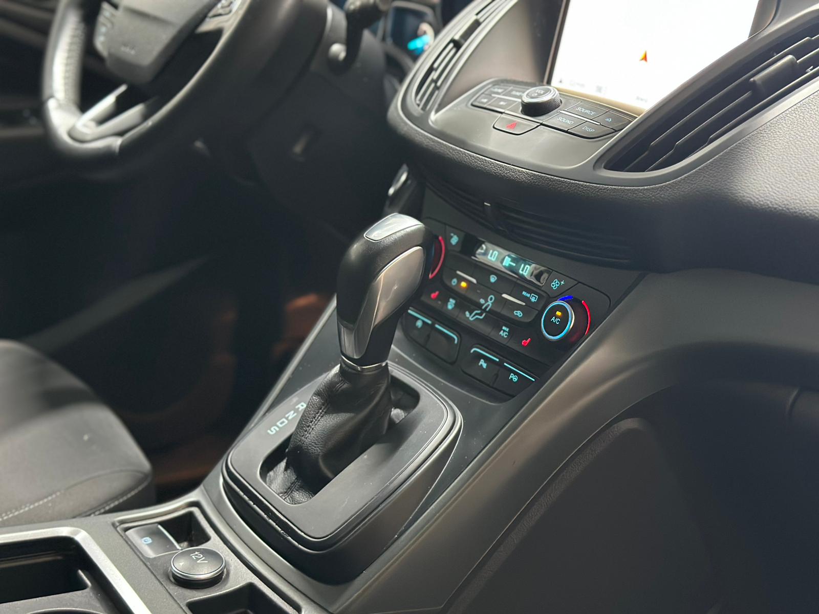 FORD Kuga 2.0 TDCi Trend 2WD PowerShift-image-12