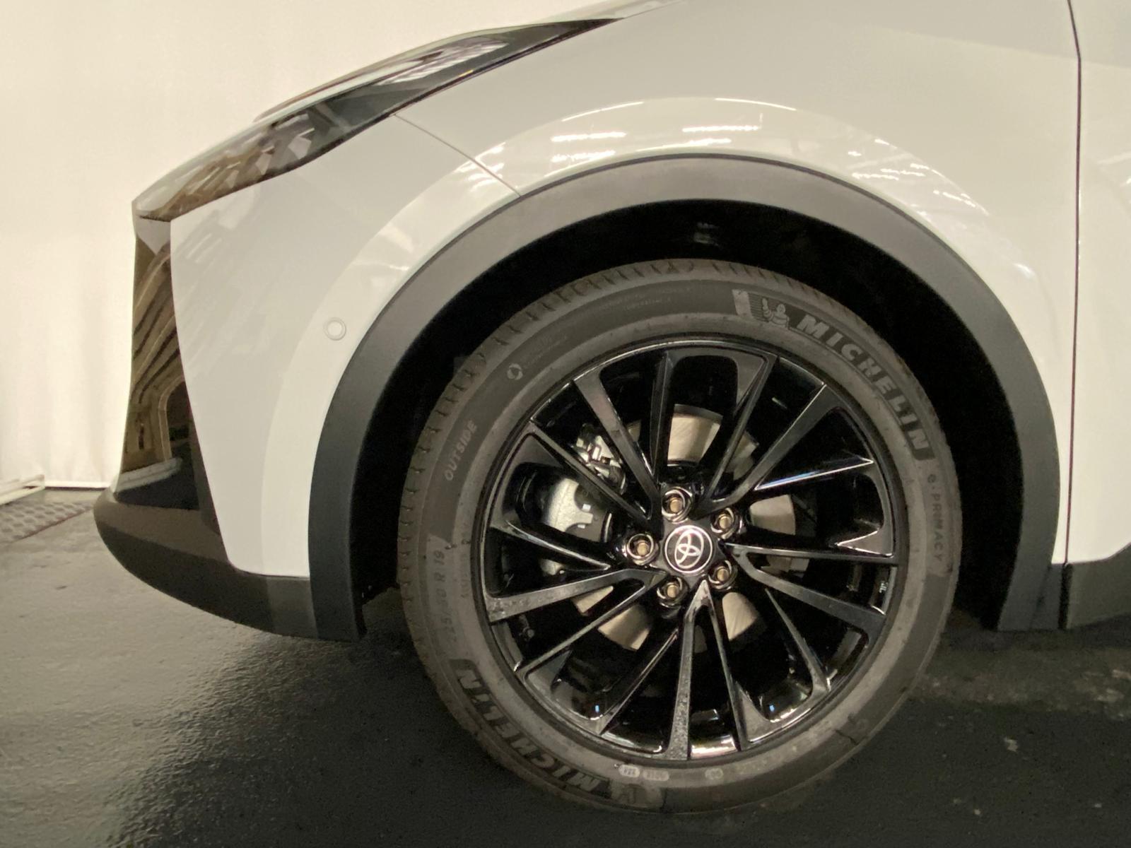 TOYOTA C-HR 2.0 PHEV GR Sport-image-12